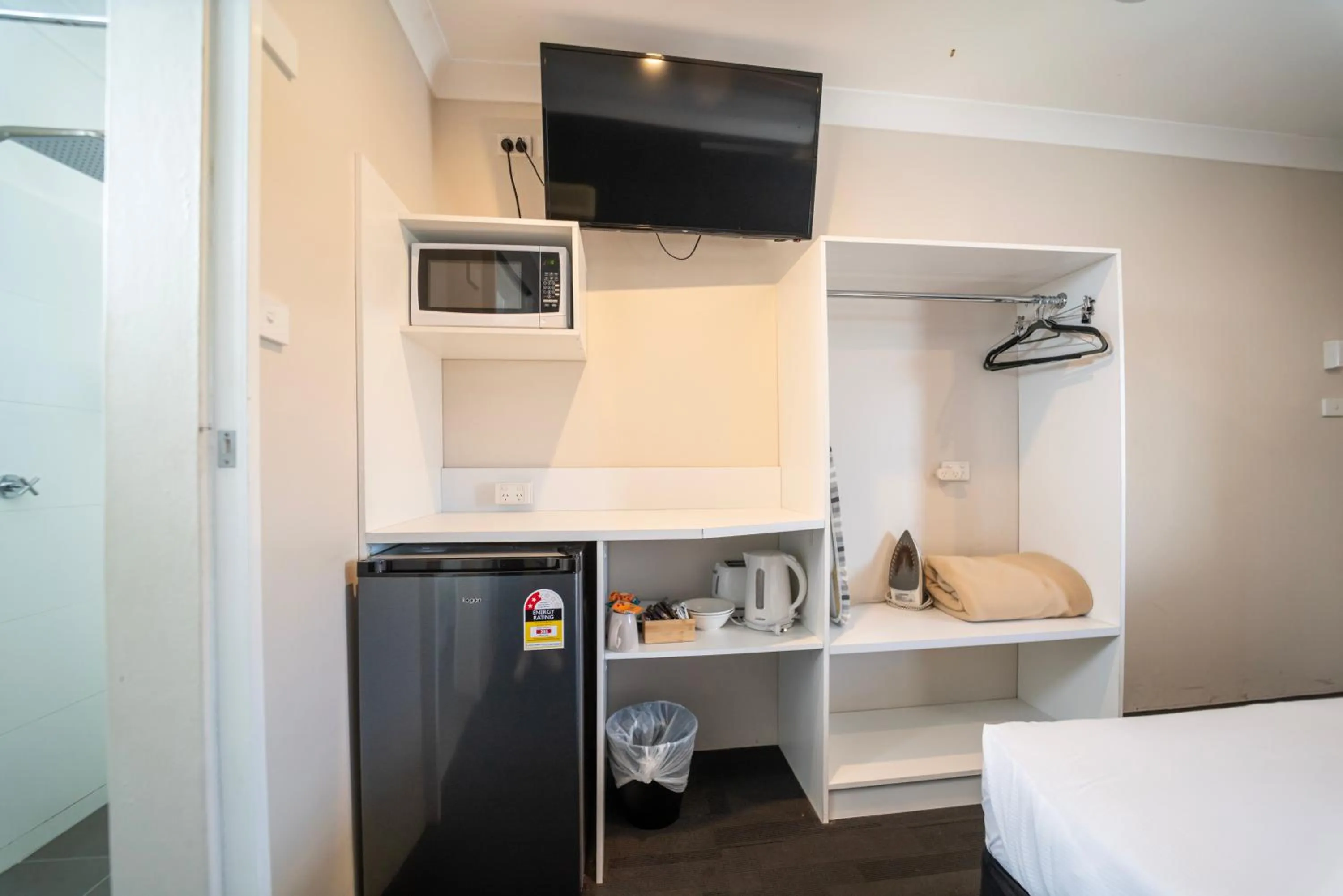 TV and multimedia, Bed in Nowra Motor Inn