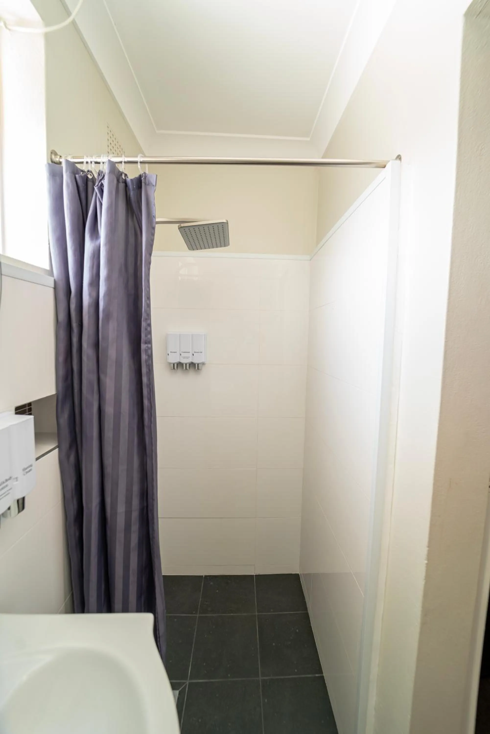 Bathroom in Nowra Motor Inn