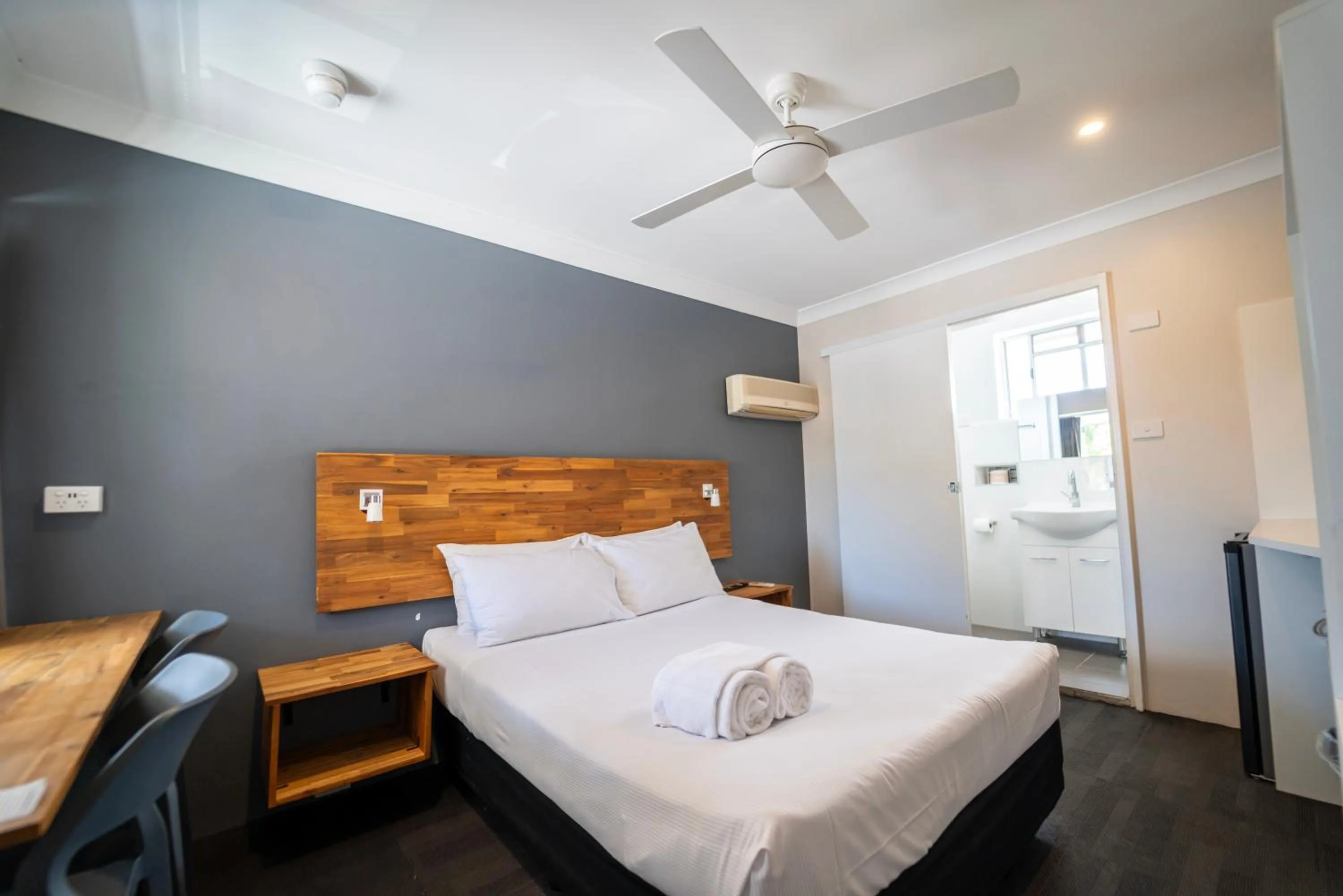 Bedroom, Bed in Nowra Motor Inn