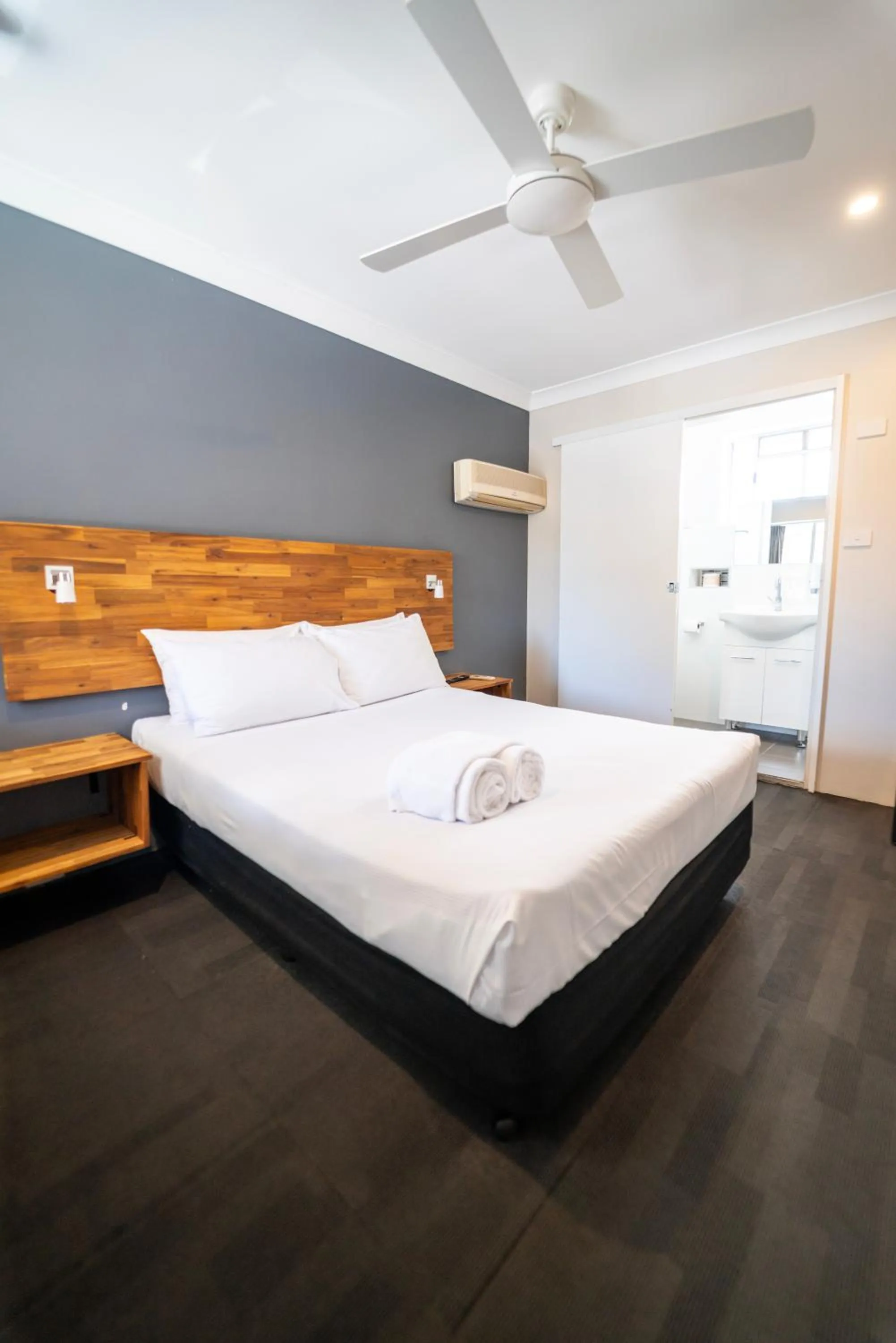 Bedroom, Bed in Nowra Motor Inn