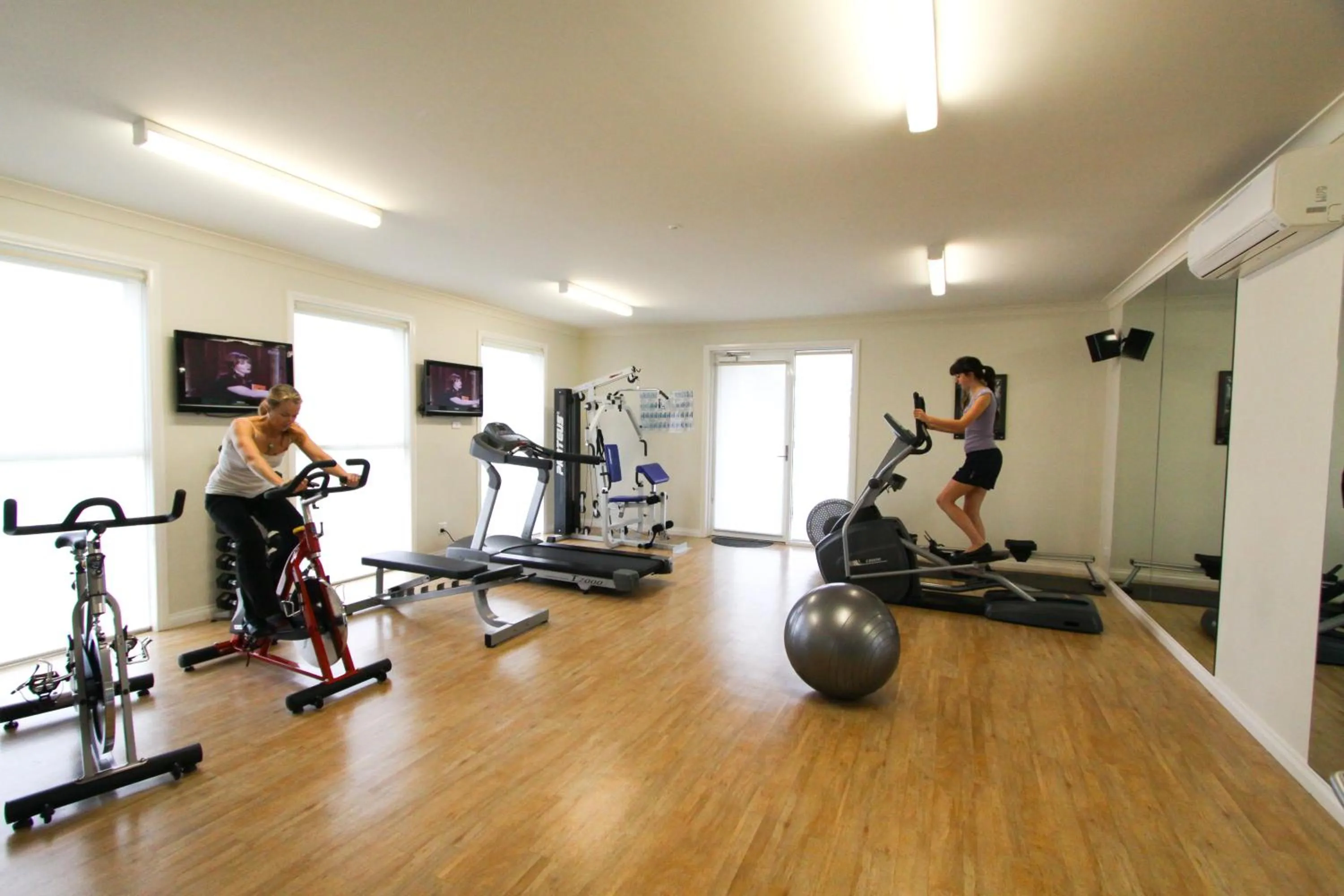Fitness centre/facilities in Century Inn