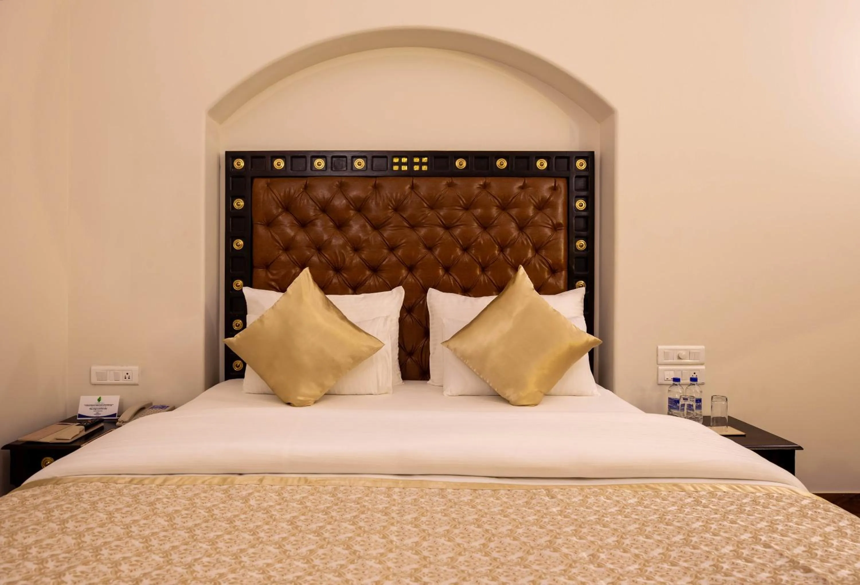 Bed in Sairafort Sarovar Portico