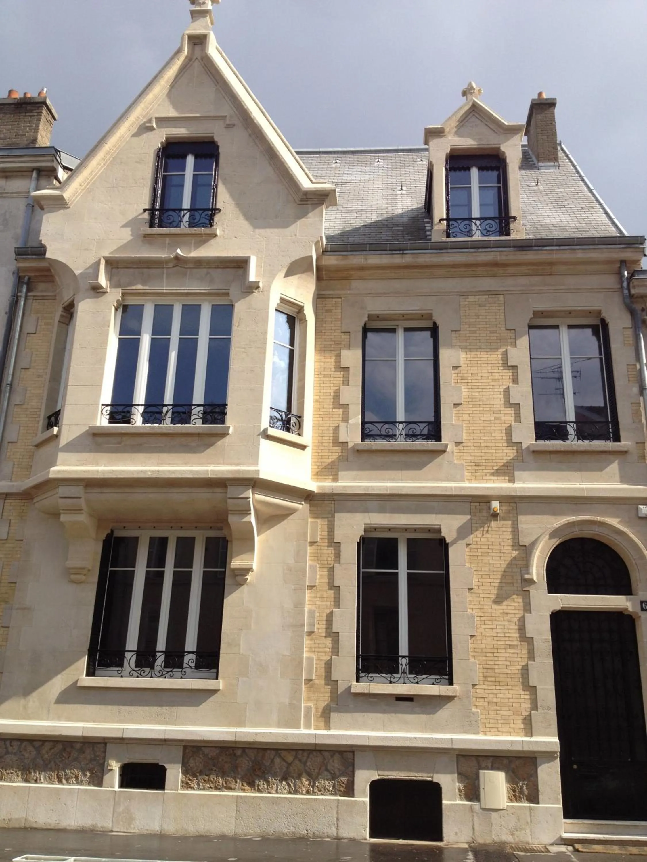 Facade/entrance in La Villa 1901