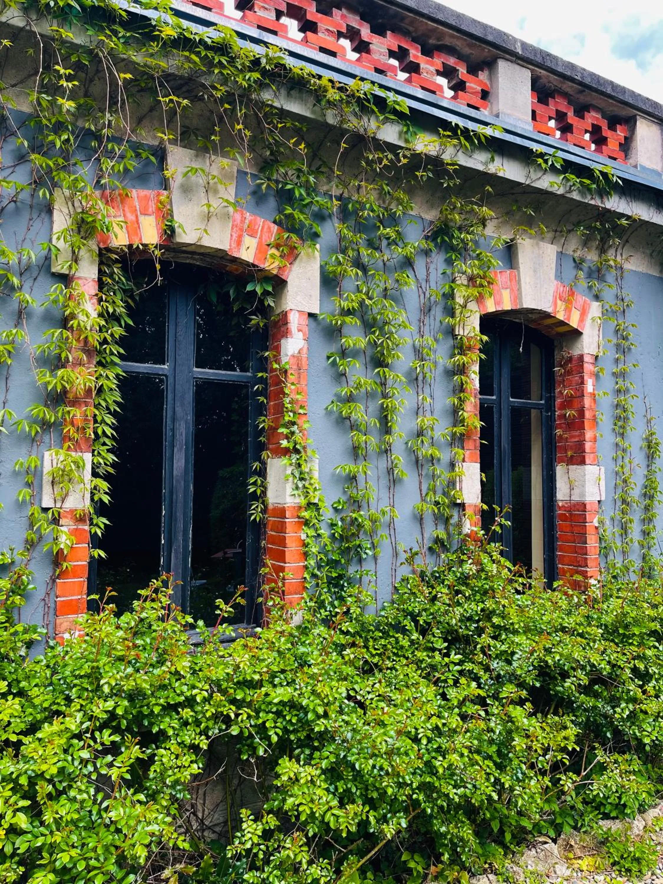 Facade/entrance in La Villa 1901