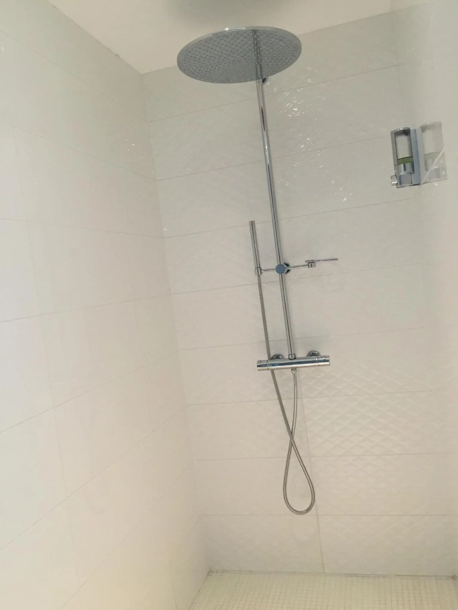 Shower in La Villa 1901