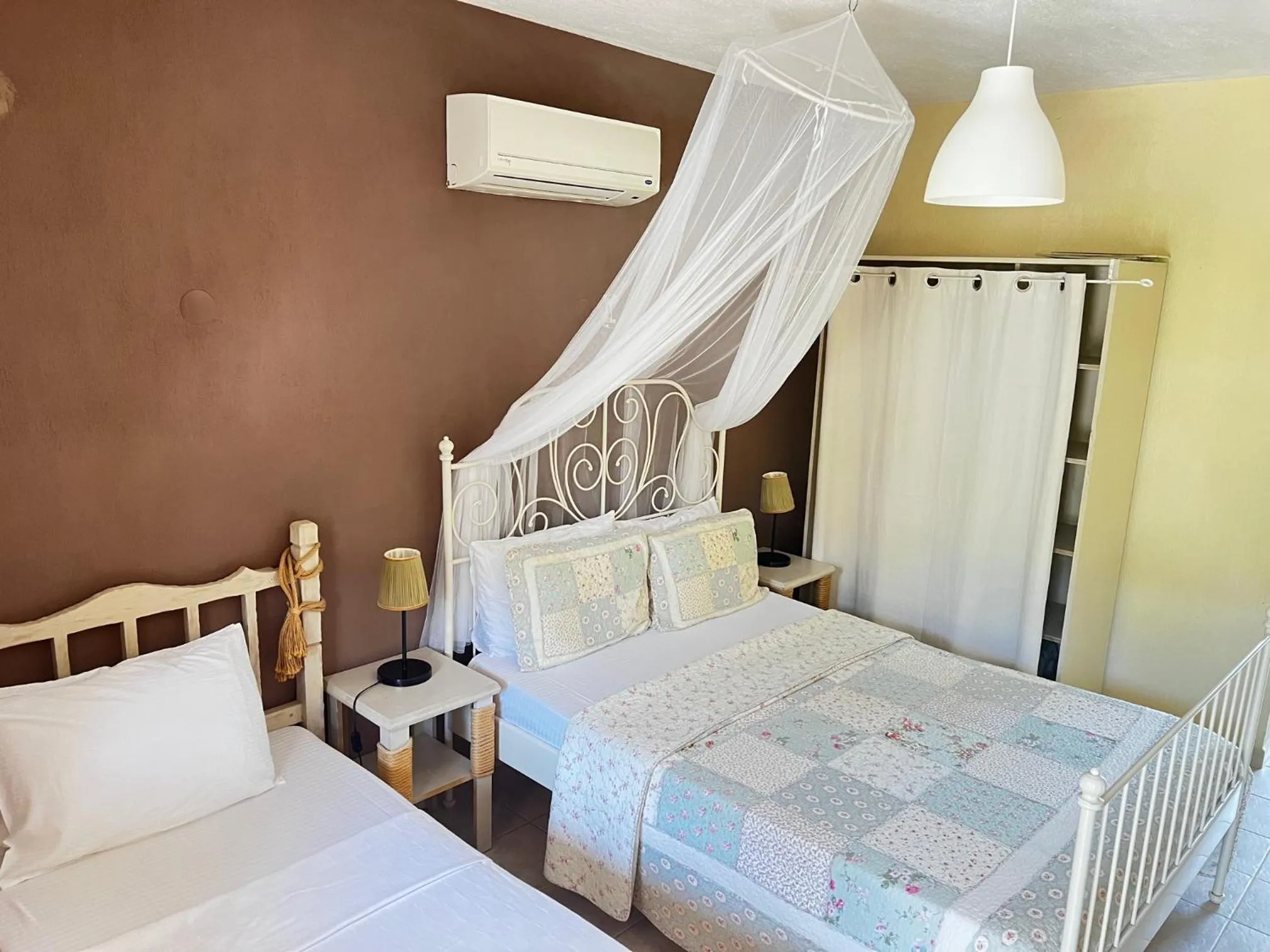 Photo of the whole room, Bed in Han Boutique Hotel