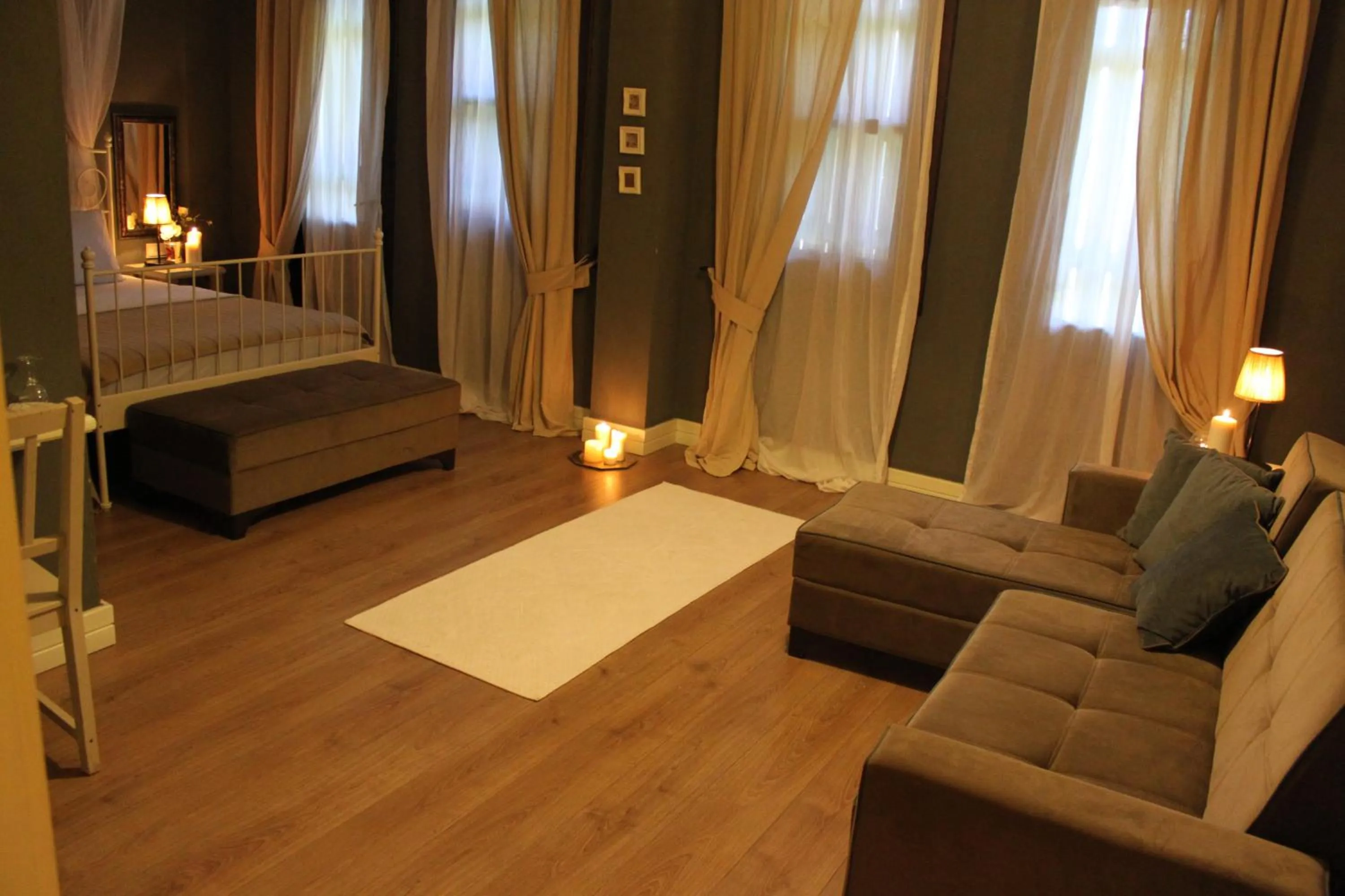 Seating area, Bed in Han Boutique Hotel