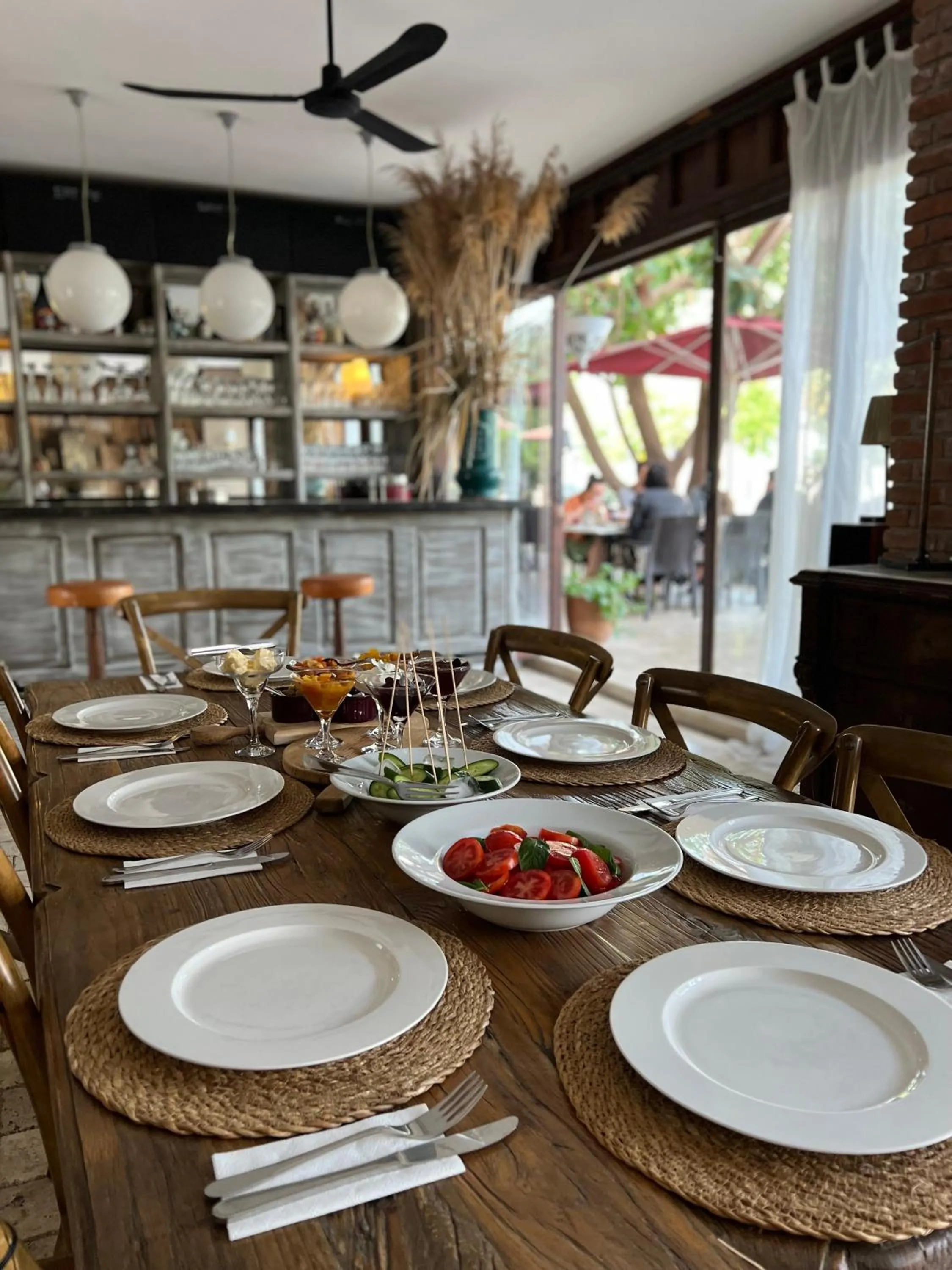 Restaurant/places to eat in Han Boutique Hotel