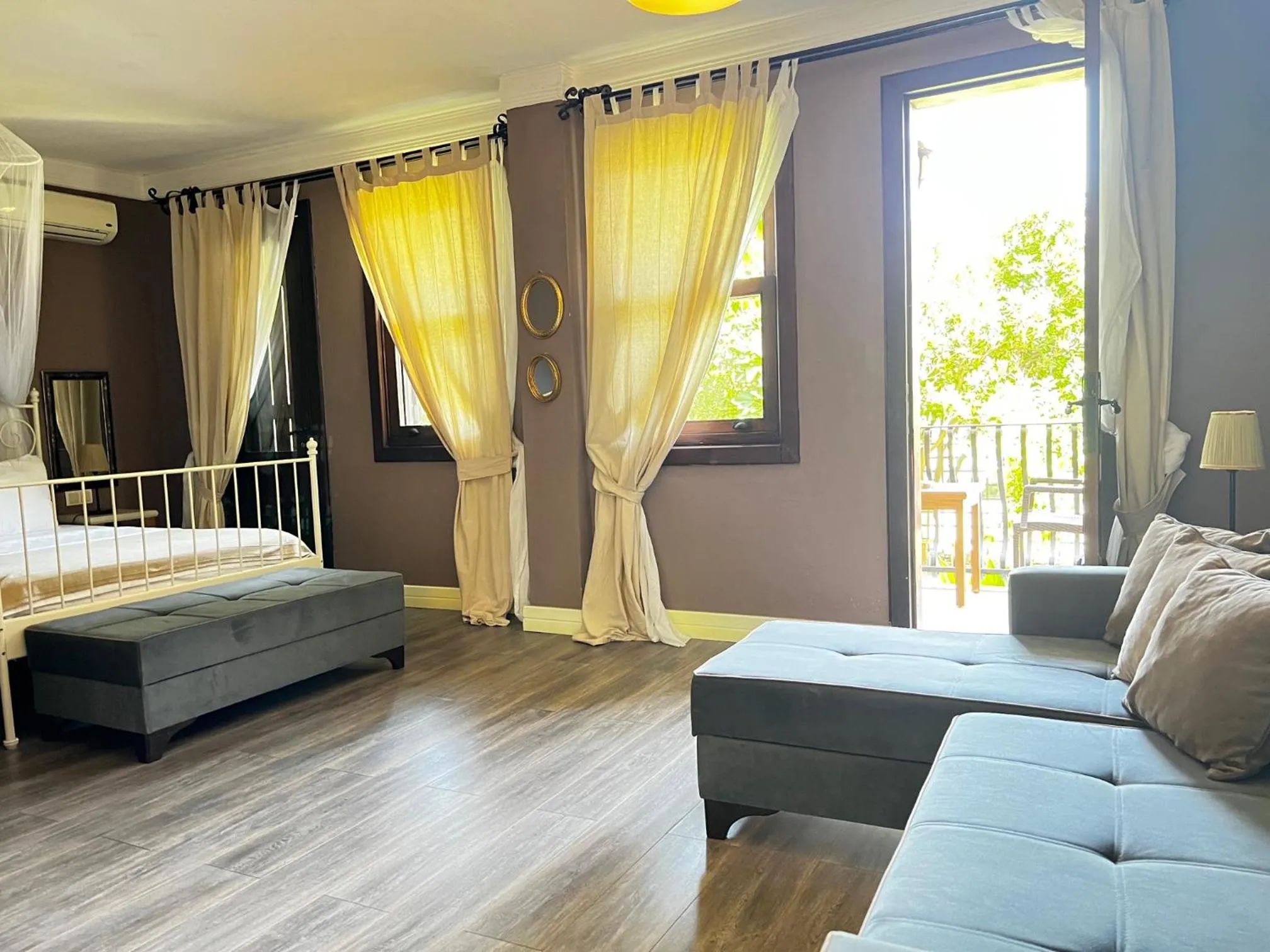 Photo of the whole room, Bed in Han Boutique Hotel