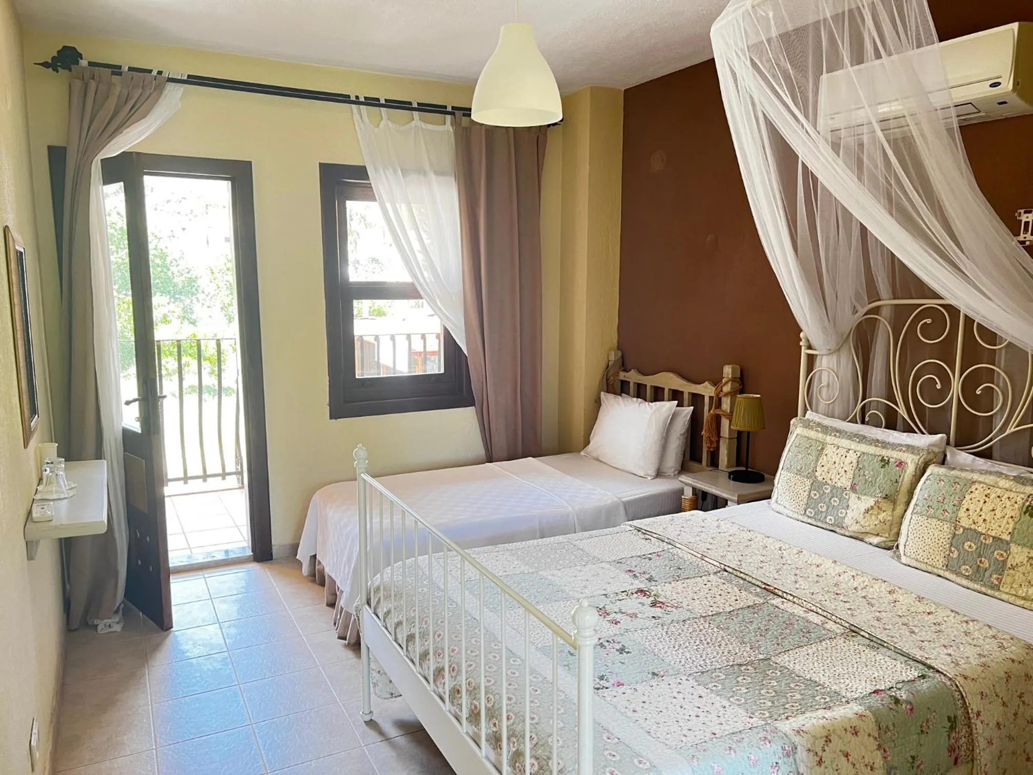 Photo of the whole room, Bed in Han Boutique Hotel