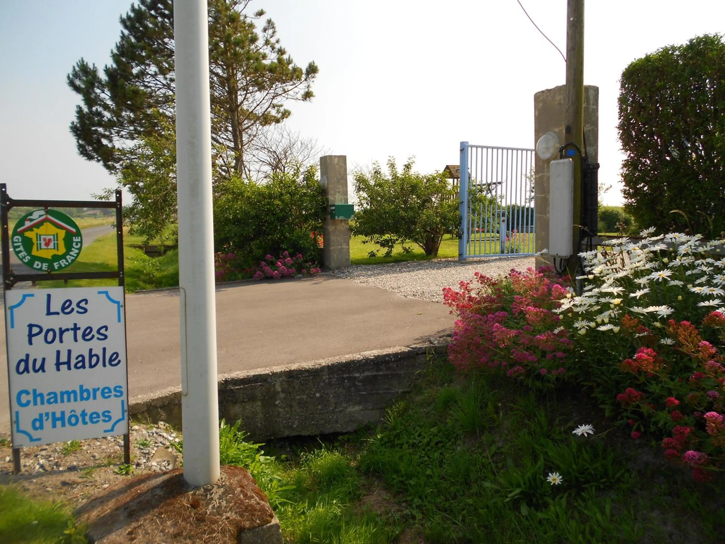 Facade/entrance in Les Portes Du Hable