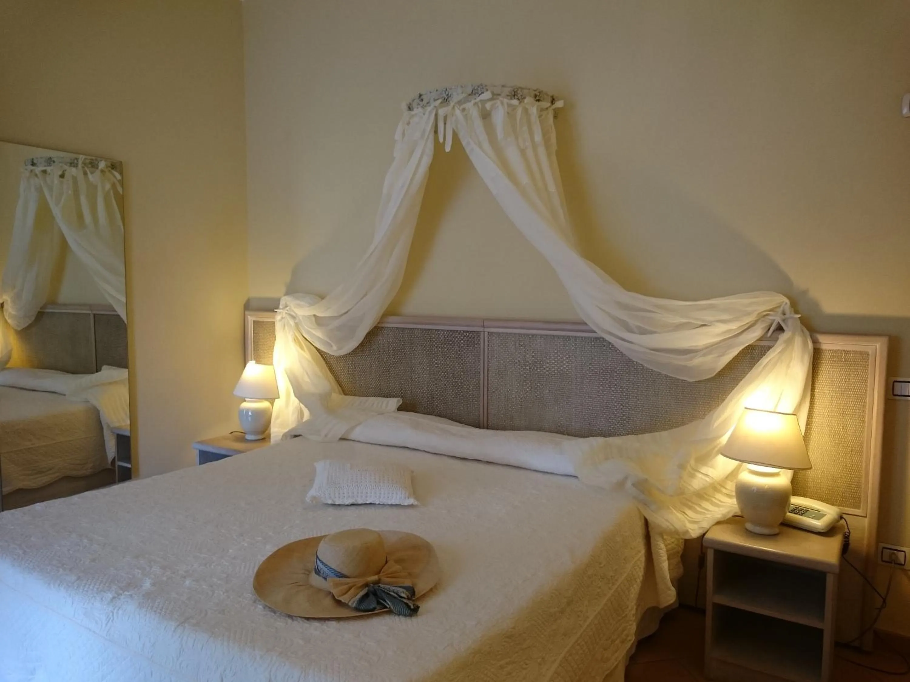 Bed in Hotel Gallo Nero