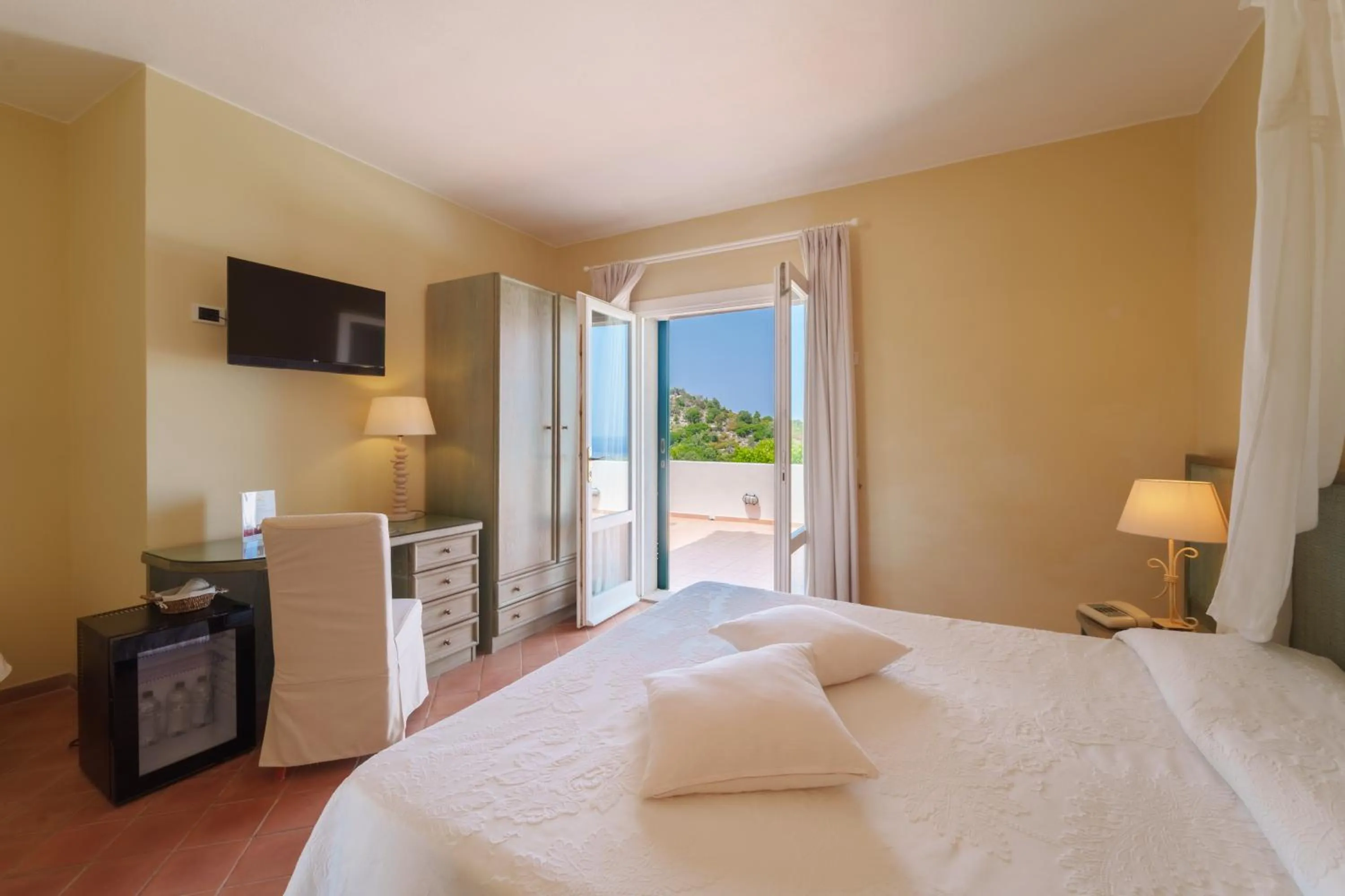 Bed in Hotel Gallo Nero