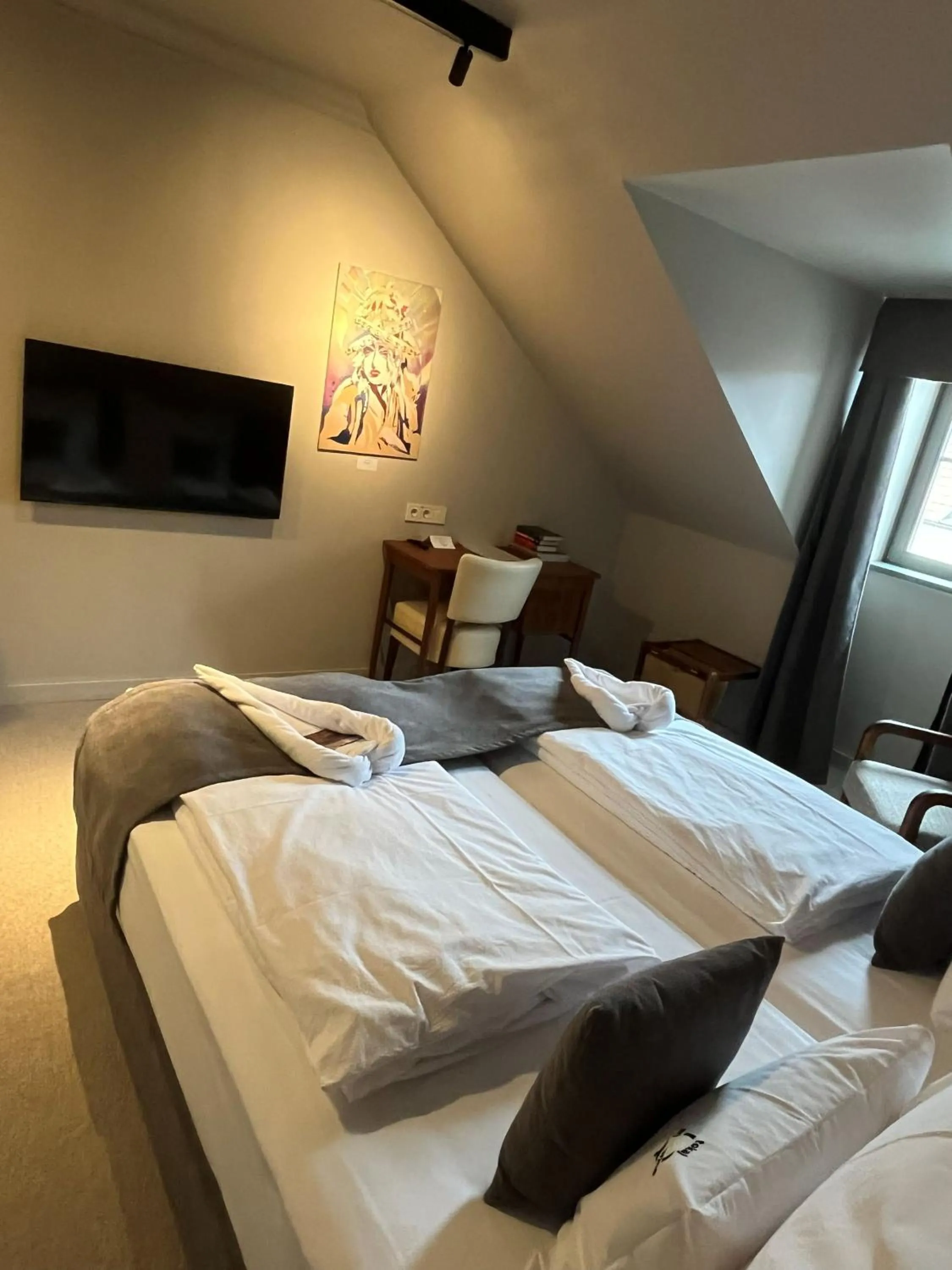 Bed in Barka Galéria Hotel és Étterem