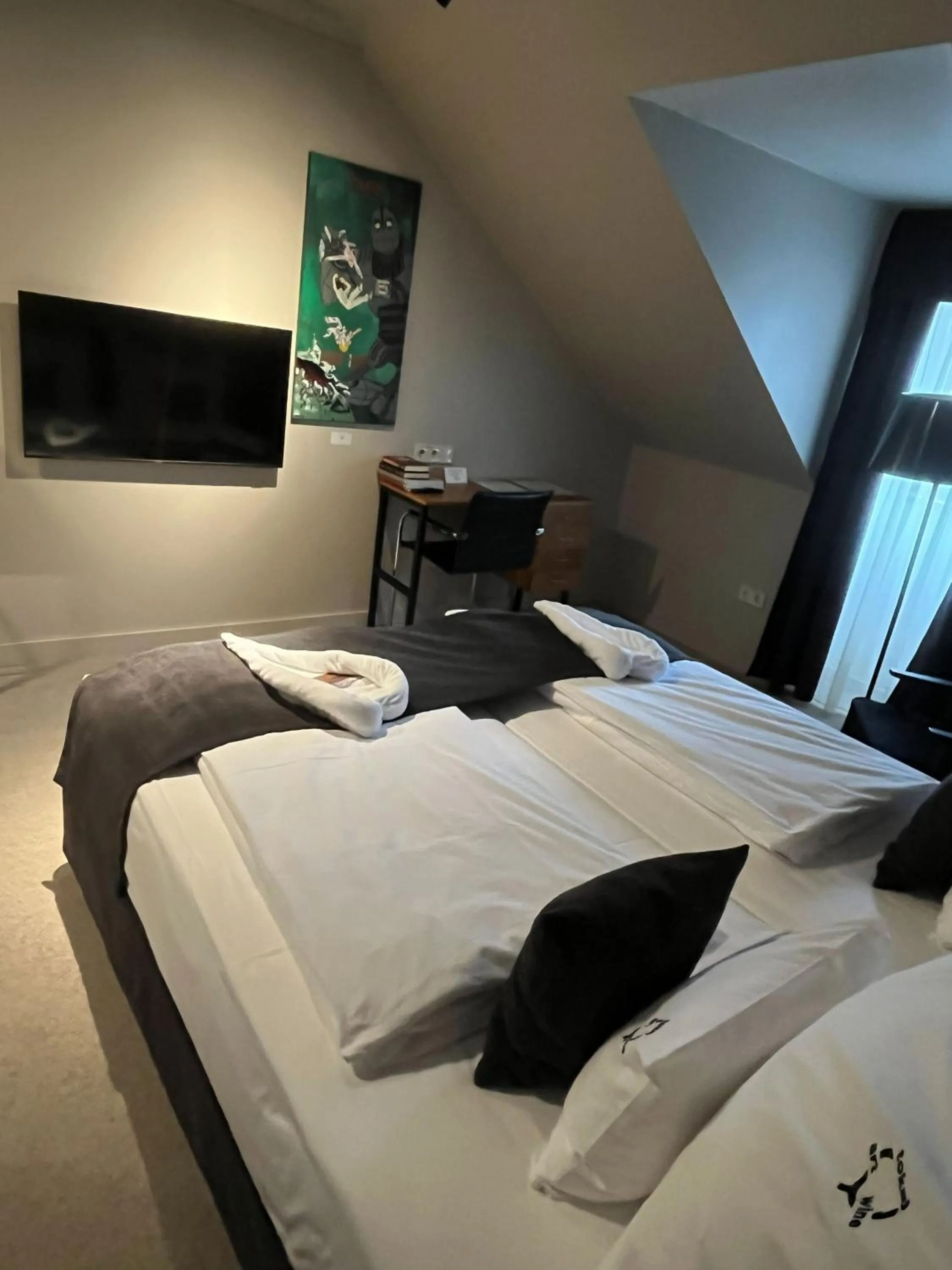 Bed in Barka Galéria Hotel és Étterem