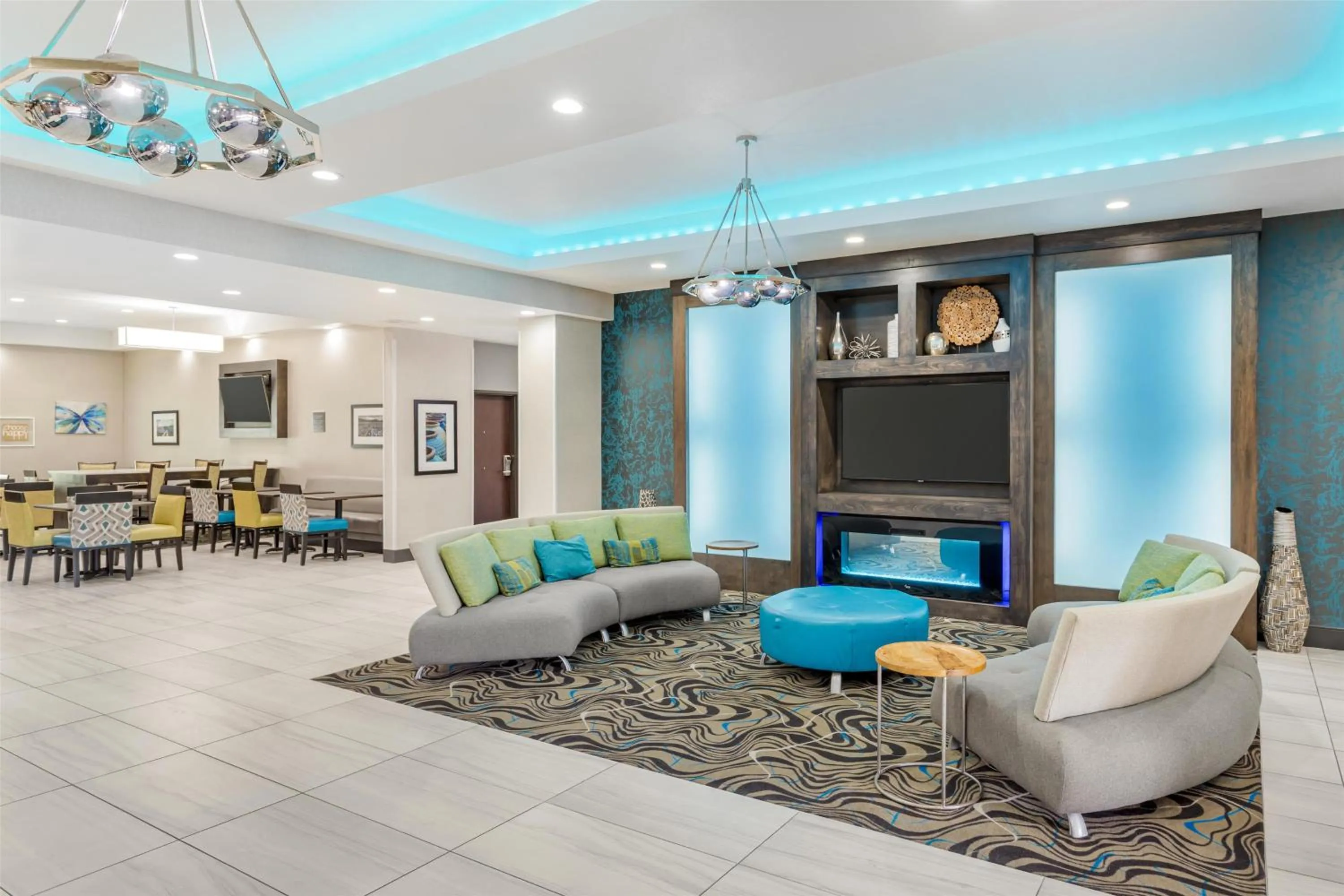 Lobby or reception in Best Western Plus Waller Hotel