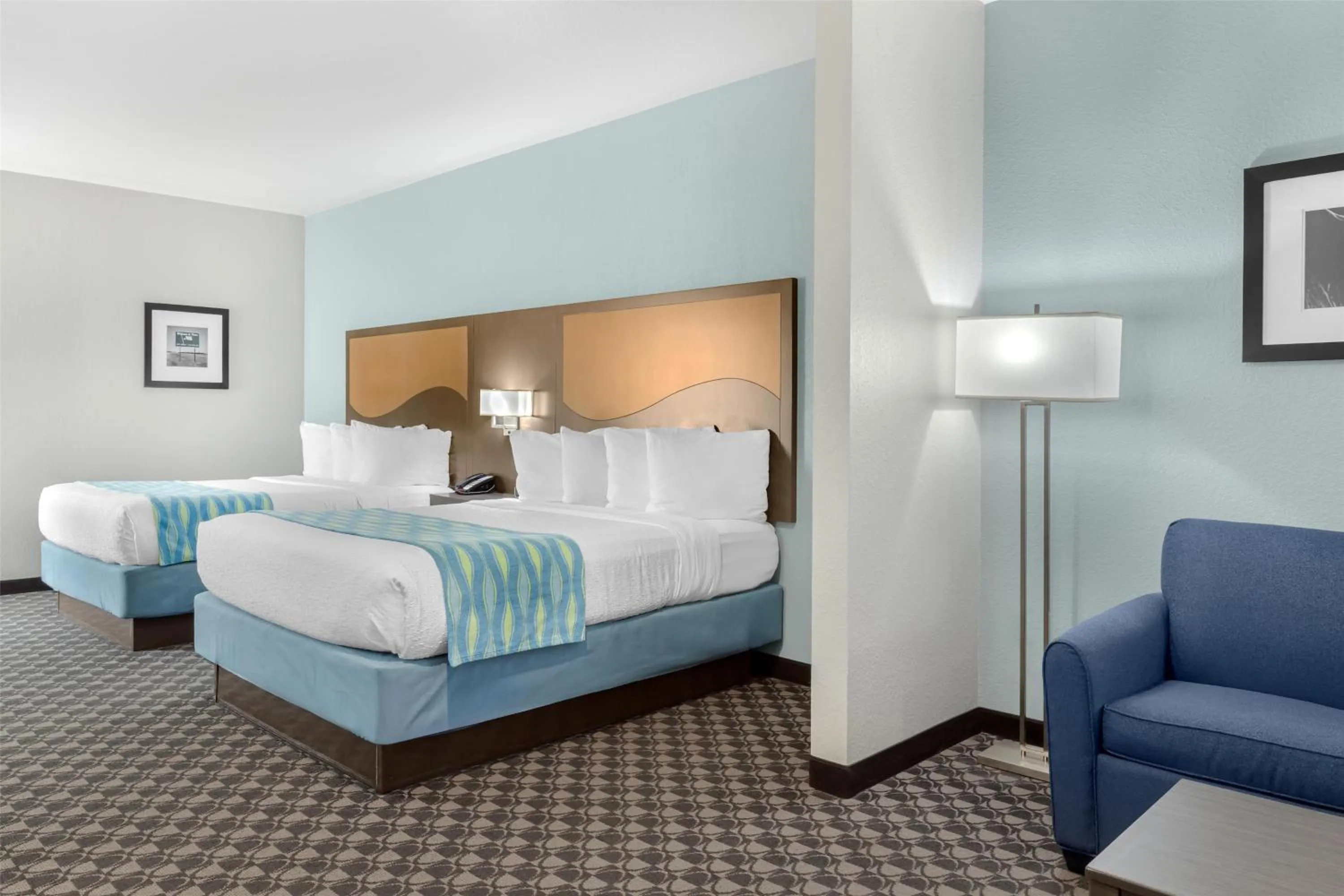 Photo of the whole room, Bed in Best Western Plus Waller Hotel