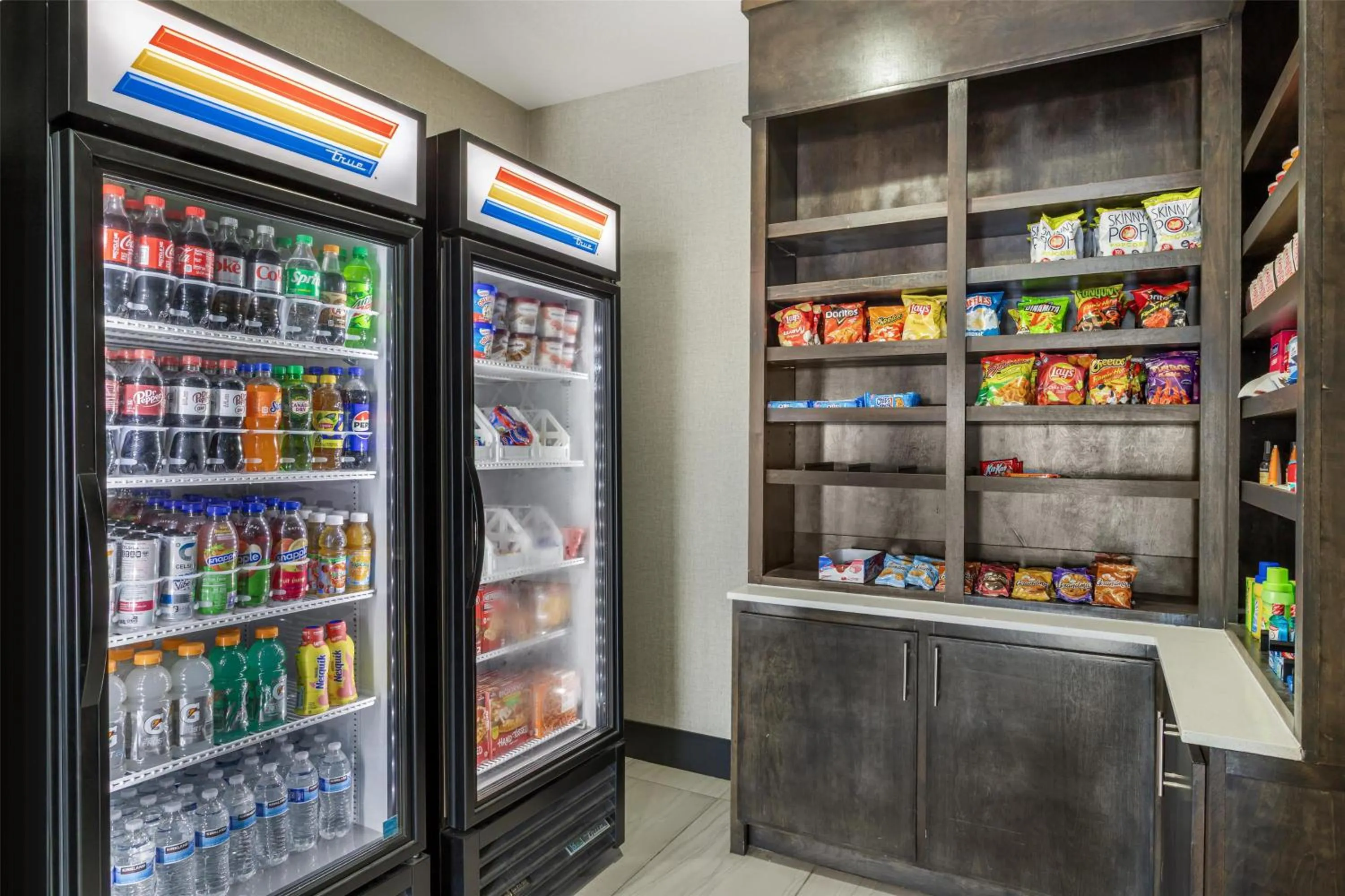 Property building in Best Western Plus Waller Hotel