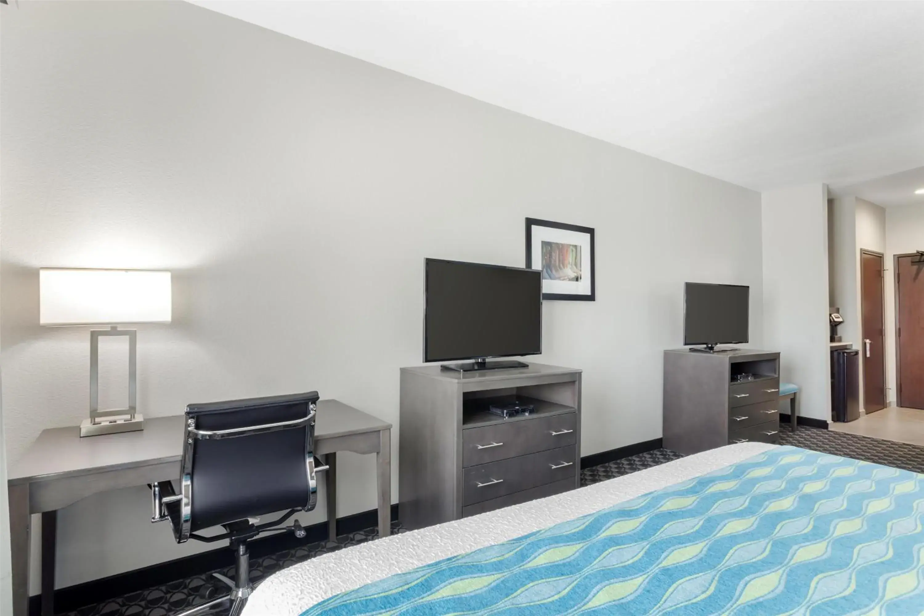 Photo of the whole room, Bed in Best Western Plus Waller Hotel Photo of the whole room, Bed in Best Western Plus Waller Hotel