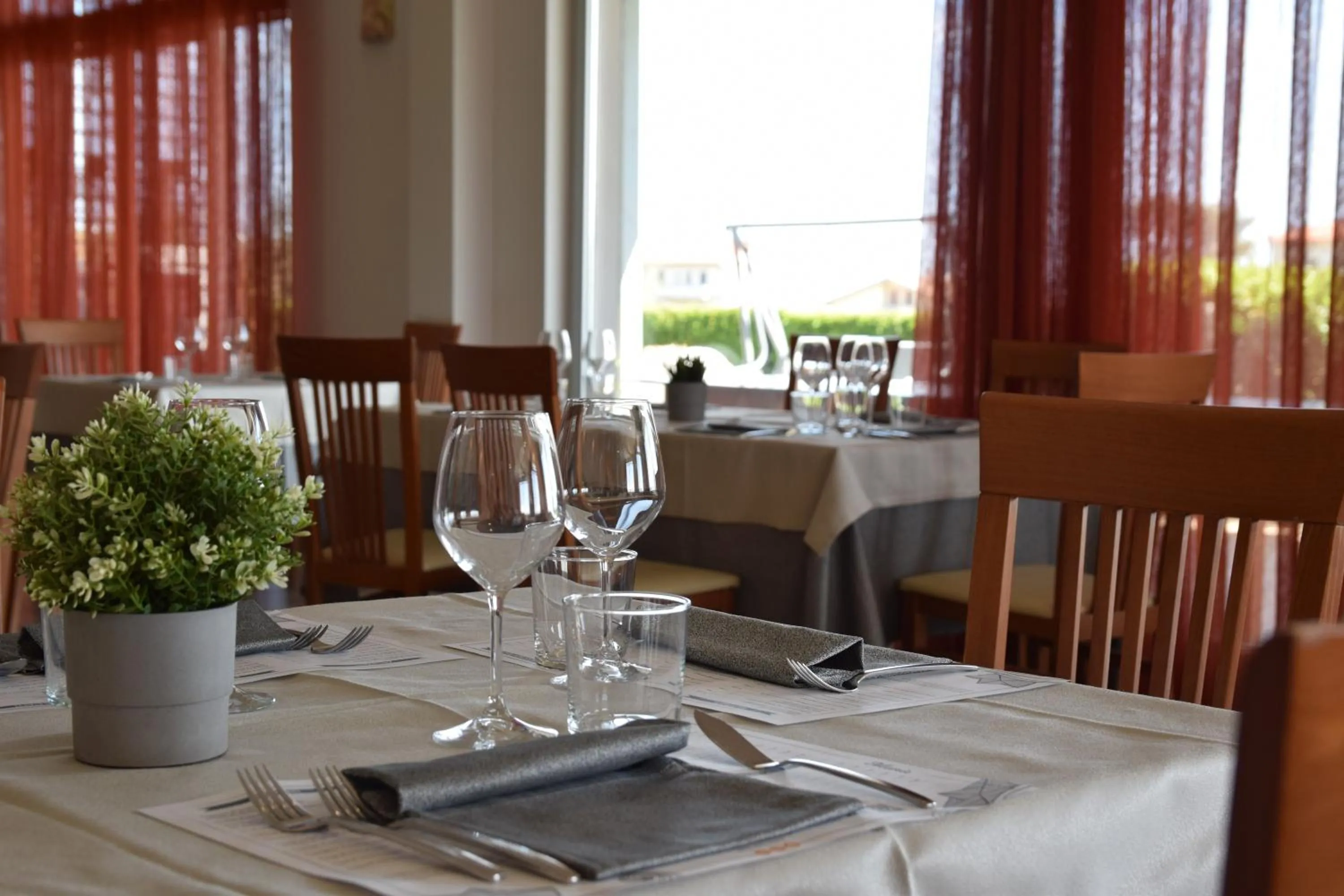 Restaurant/places to eat in Hotel La Siesta