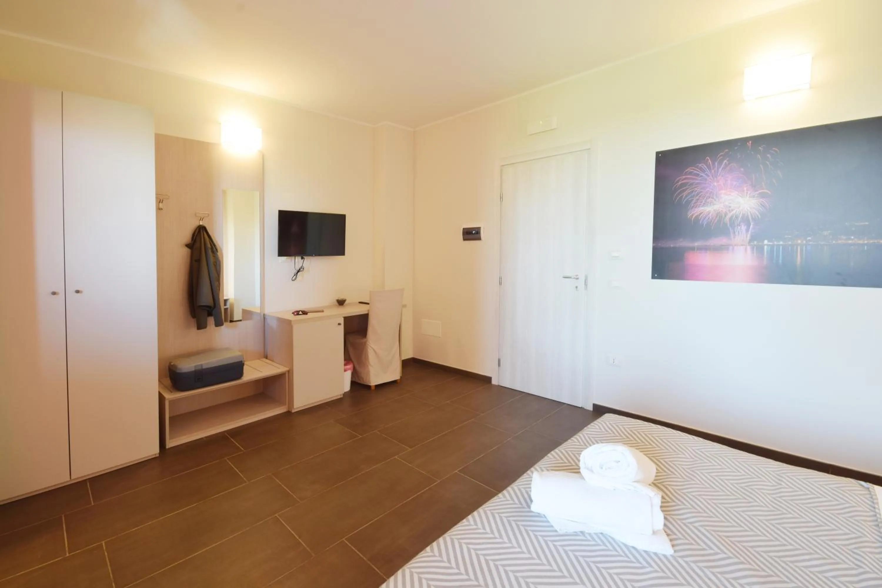 TV and multimedia, Bed in Hotel La Siesta