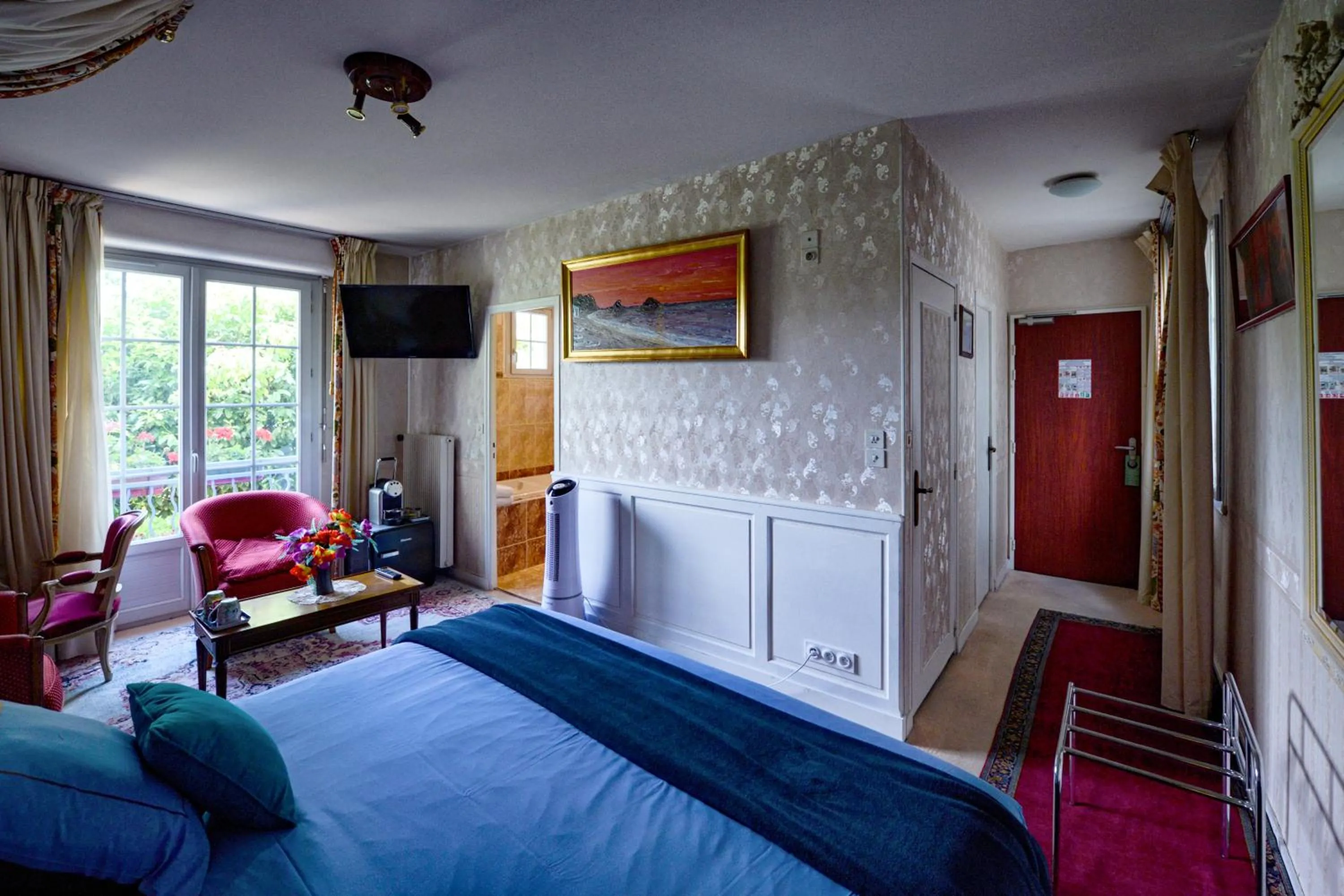 Bed in Hôtel Le Castel