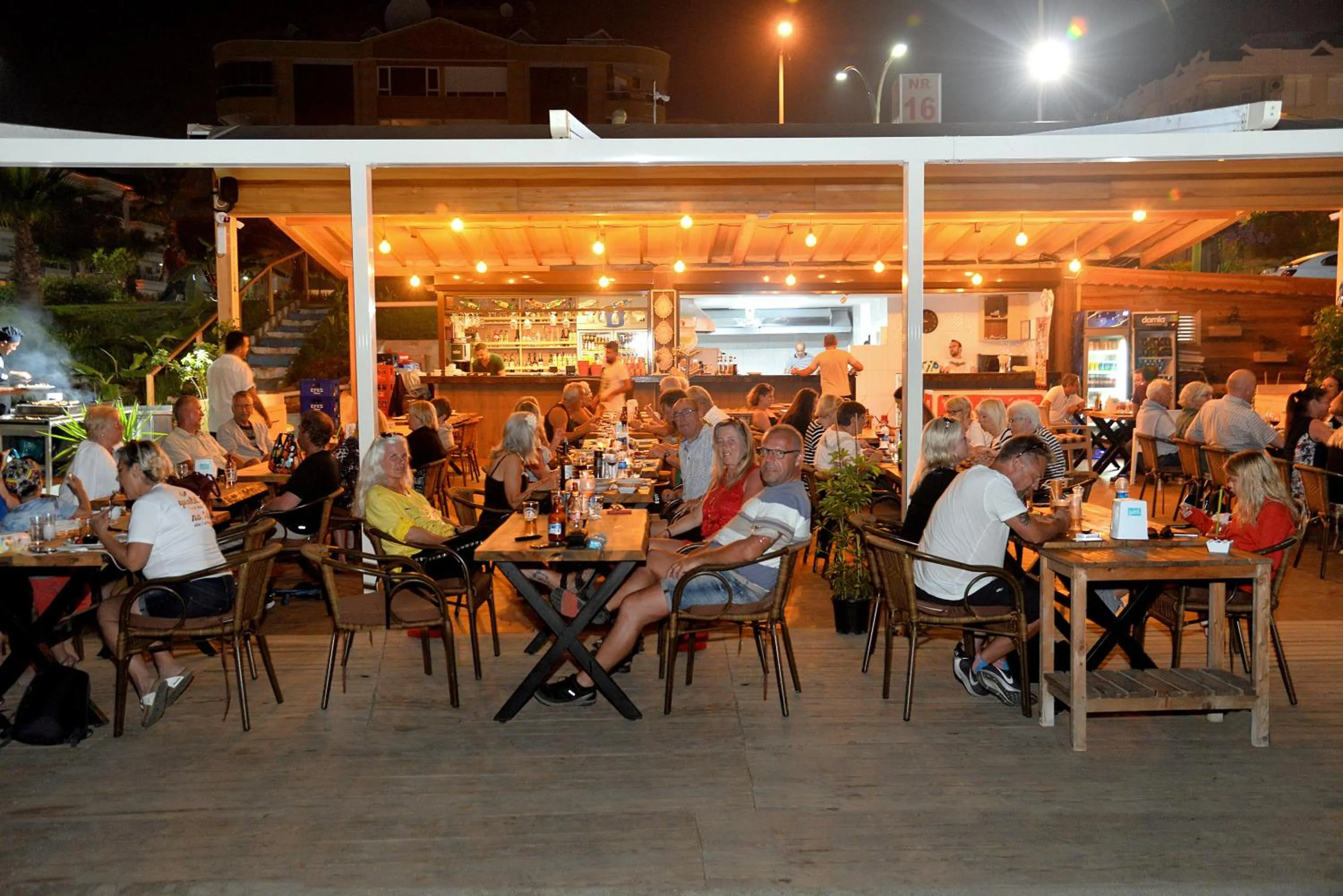 Restaurant/places to eat in Oba Time Hotel