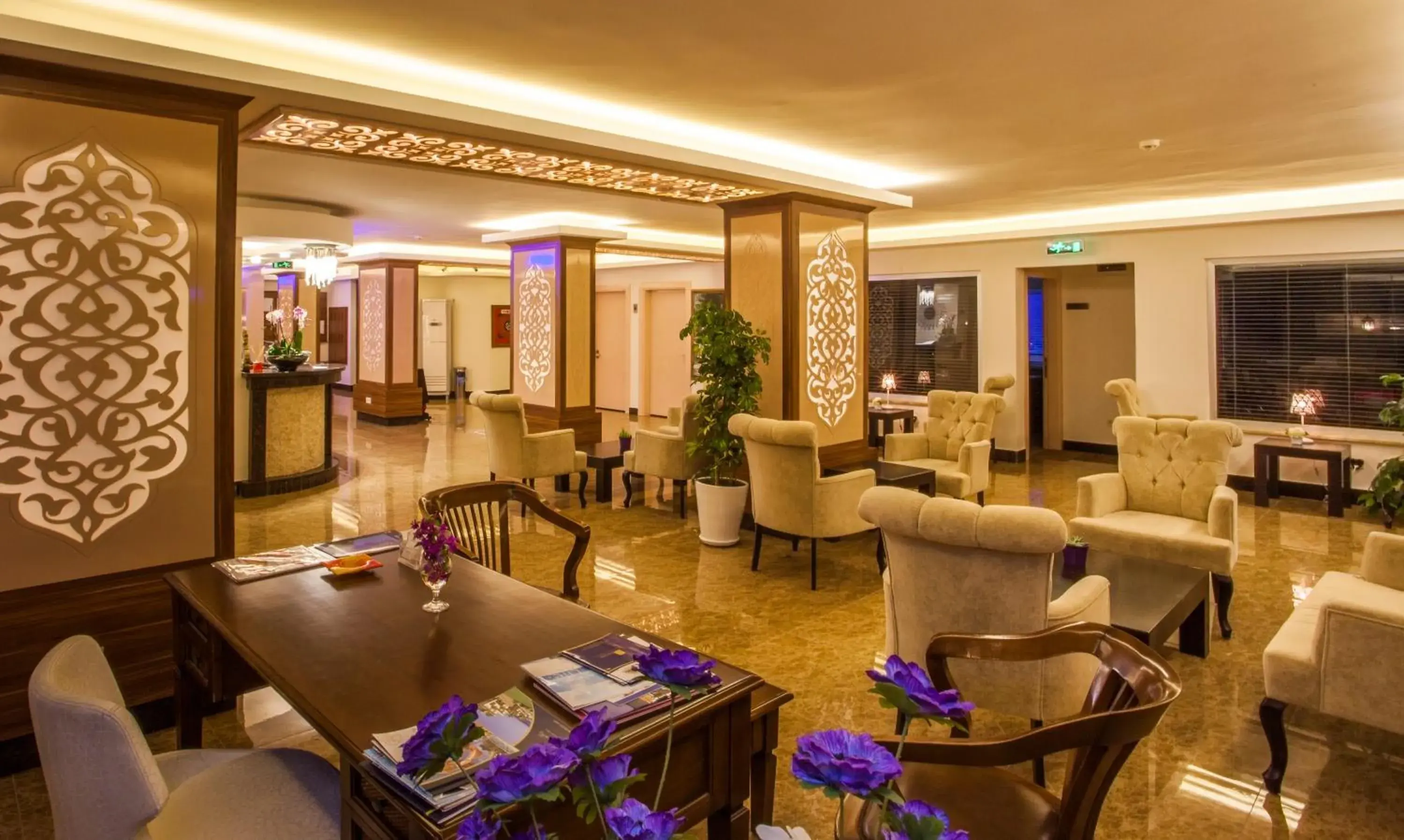 Lobby or reception, Restaurant/Places to Eat in Oba Time Hotel