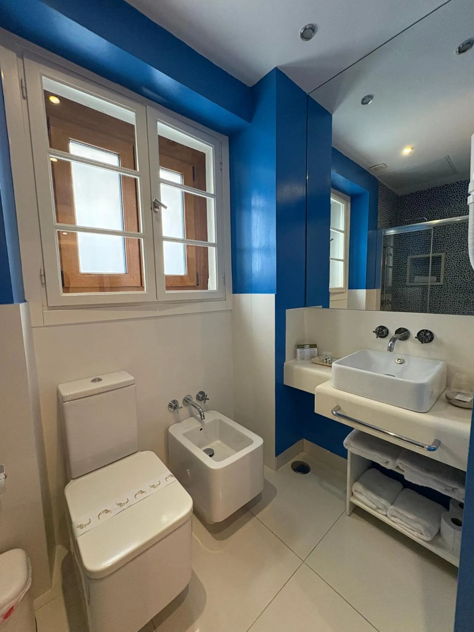 Toilet in Hostal El Alojado de Velarde