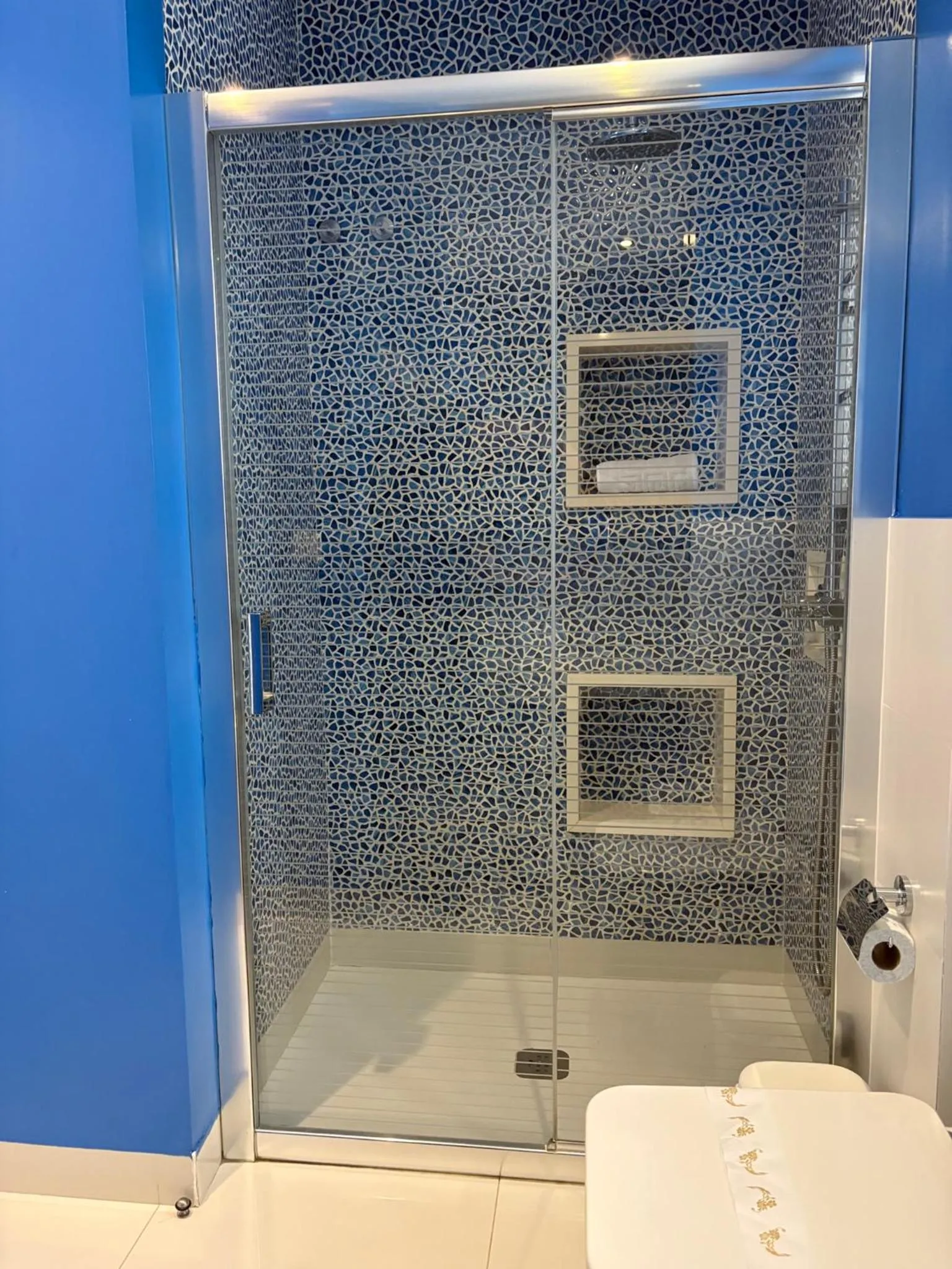 Shower in Hostal El Alojado de Velarde