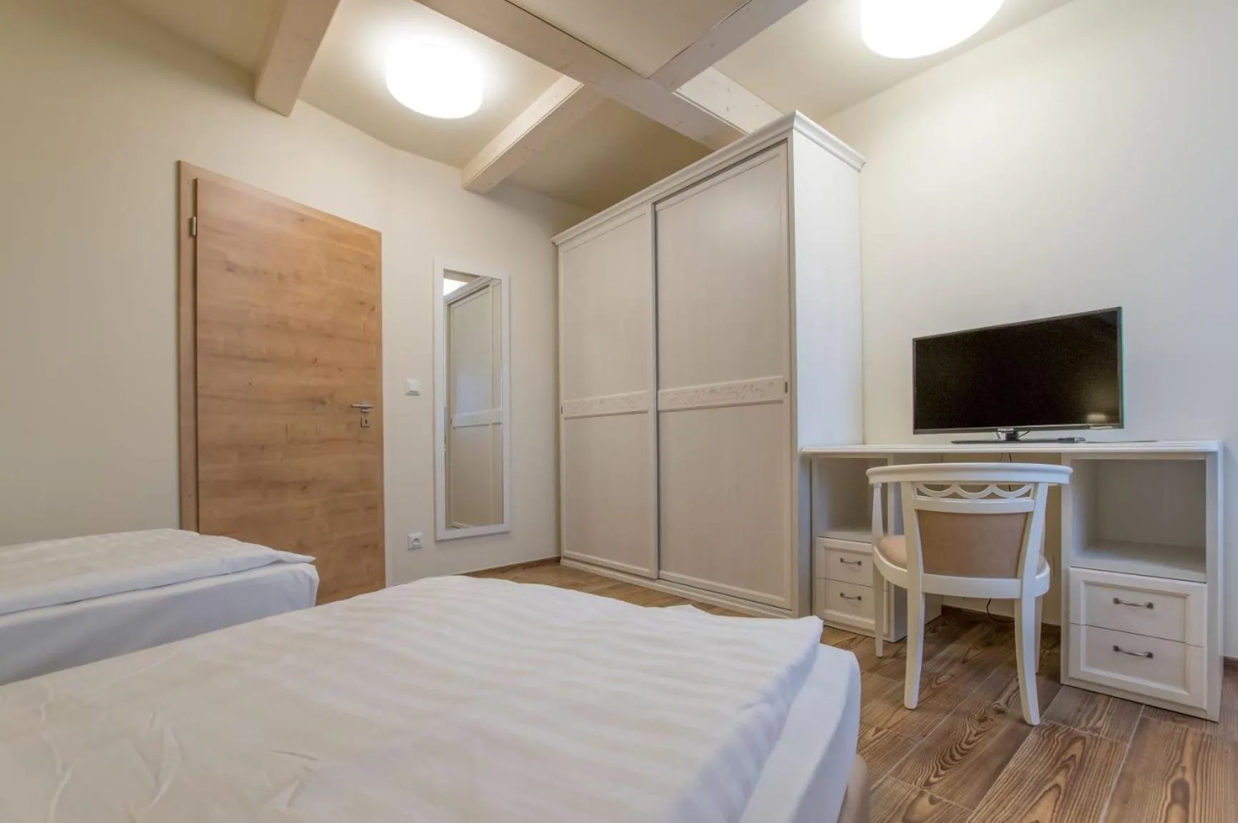 Property building, Bed in Hotel SLUNEČNÁ LOUKA