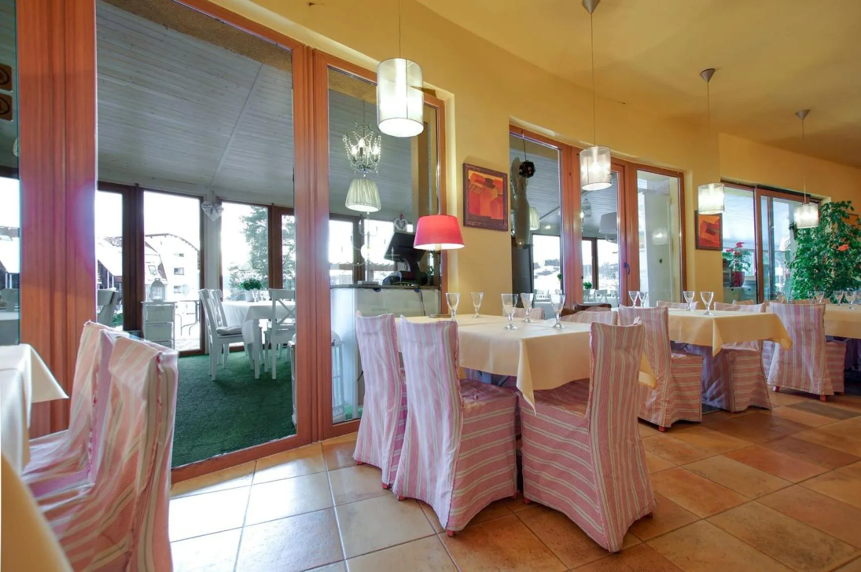 Restaurant/places to eat in Hotel SLUNEČNÁ LOUKA