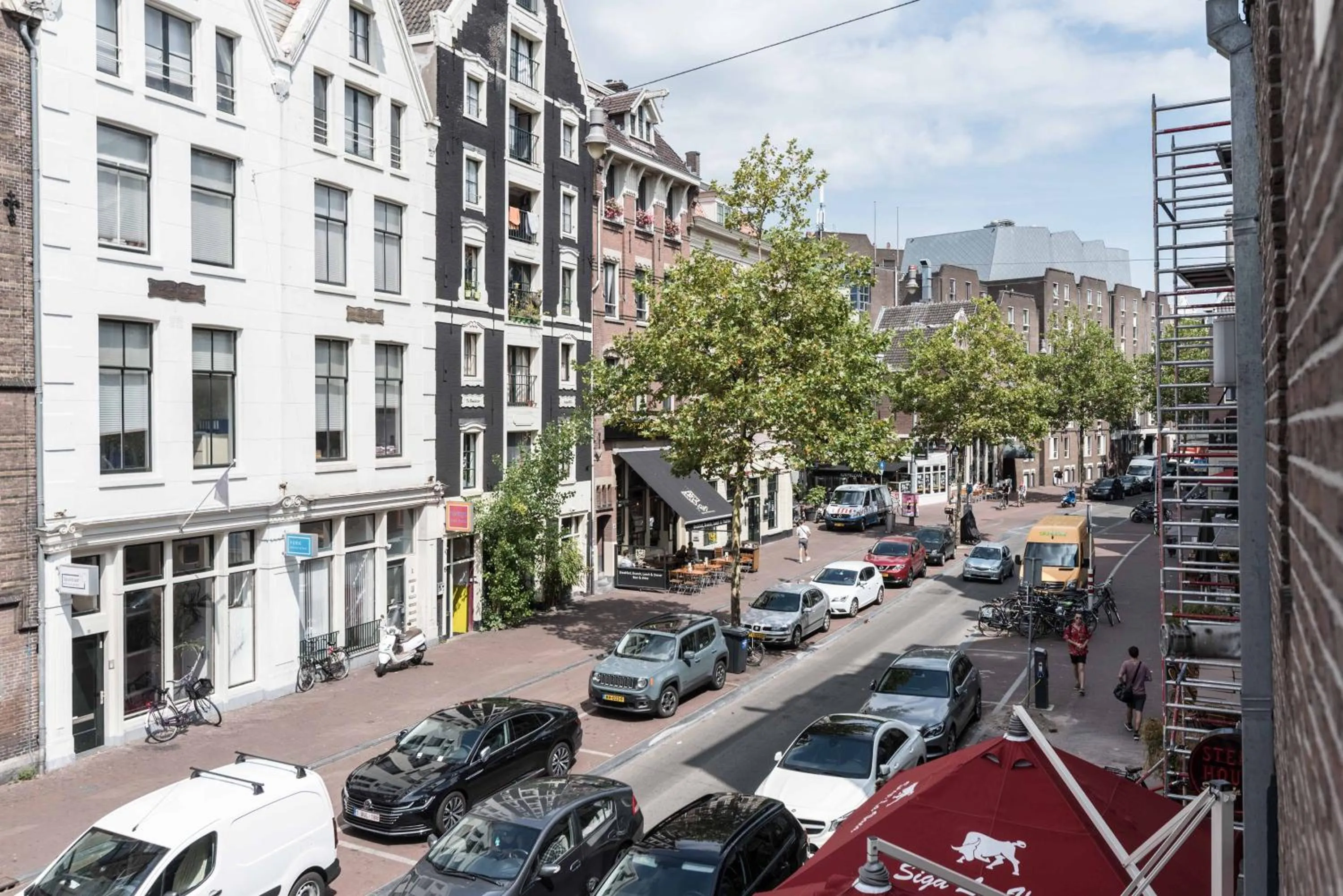 Neighbourhood in Anny's Warehouse City Centre!