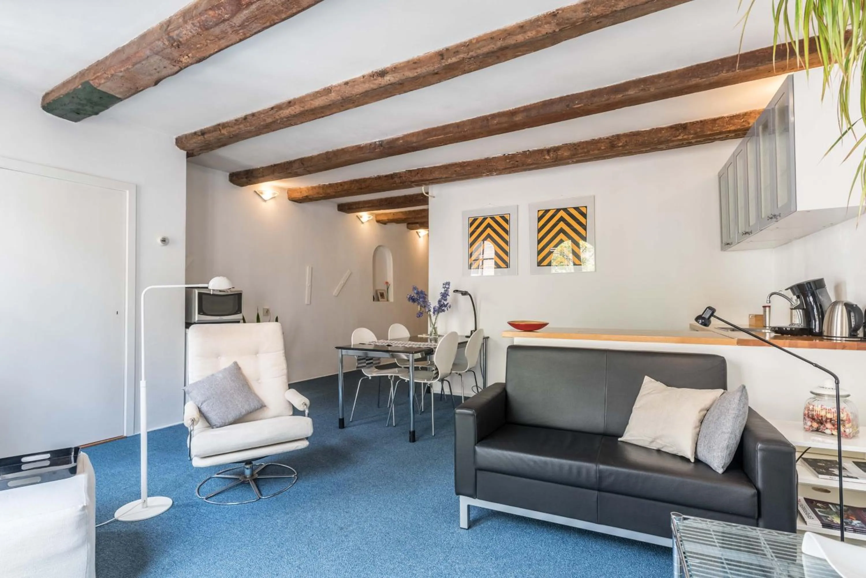 Living room in Anny's Warehouse City Centre!