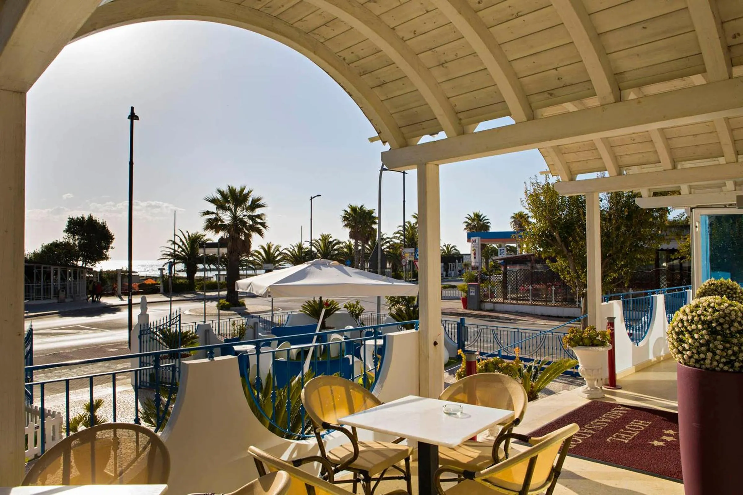 Patio in Hotel Ambassador