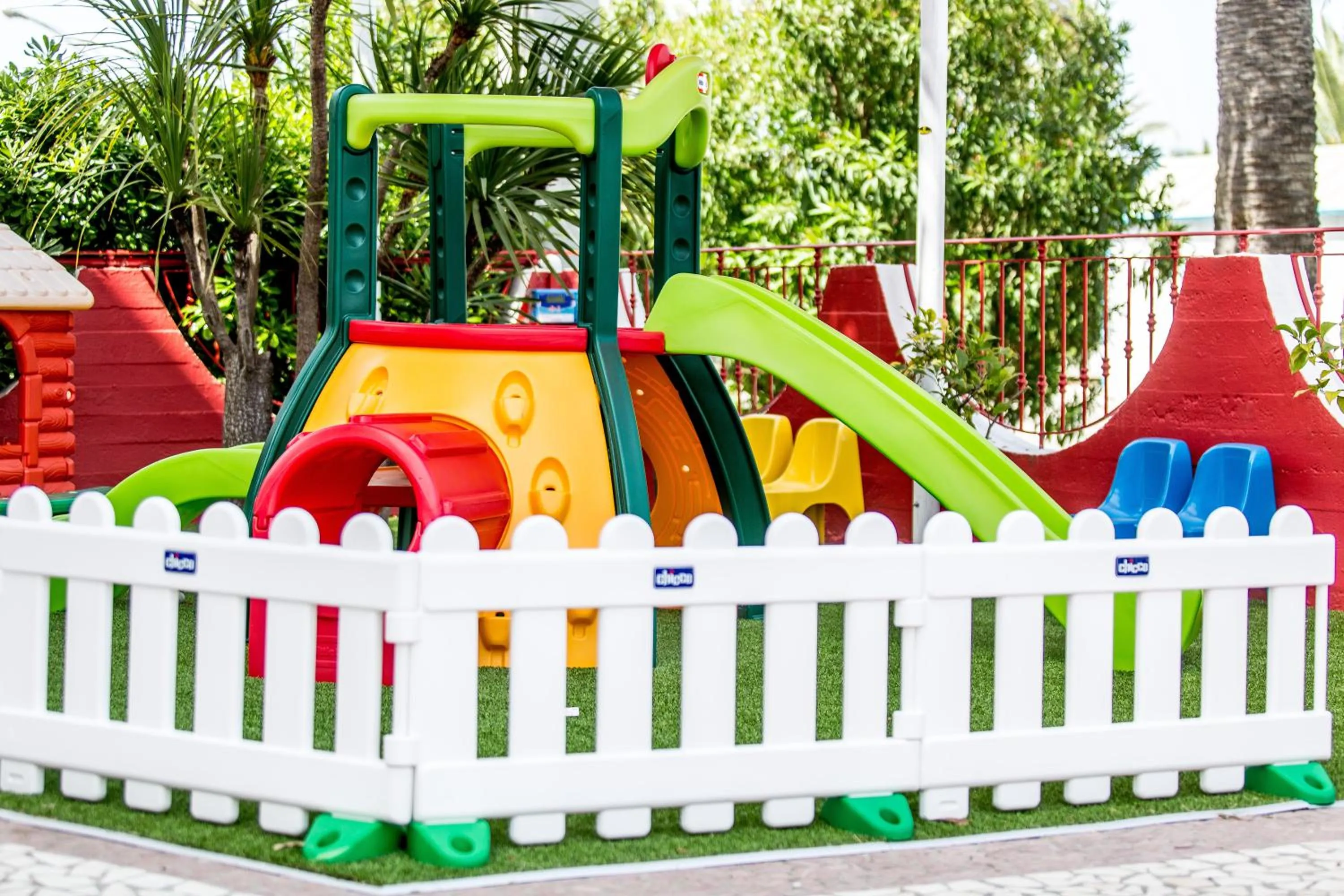 Garden in Hotel Ambassador