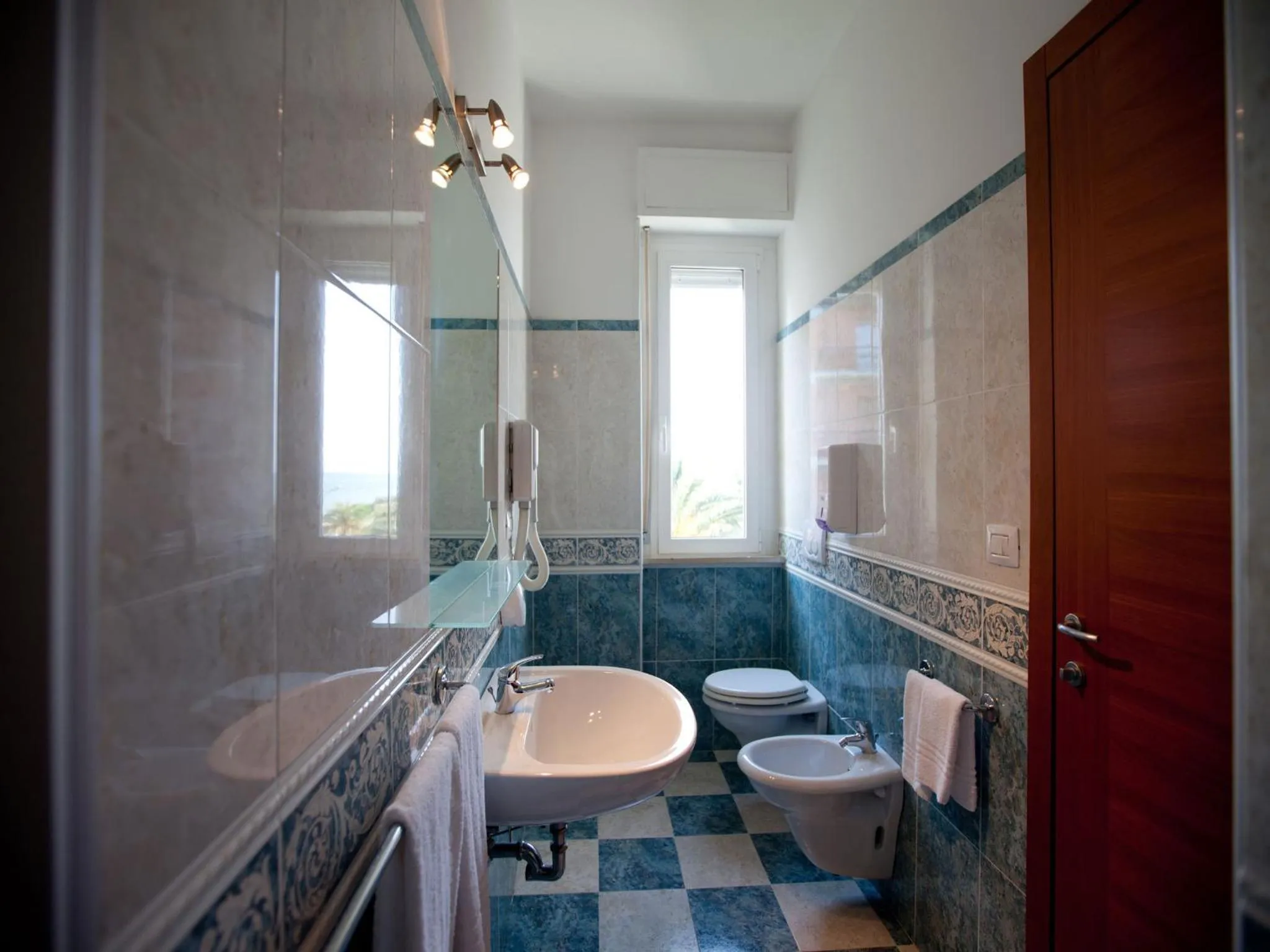 Bathroom in Hotel Ambassador