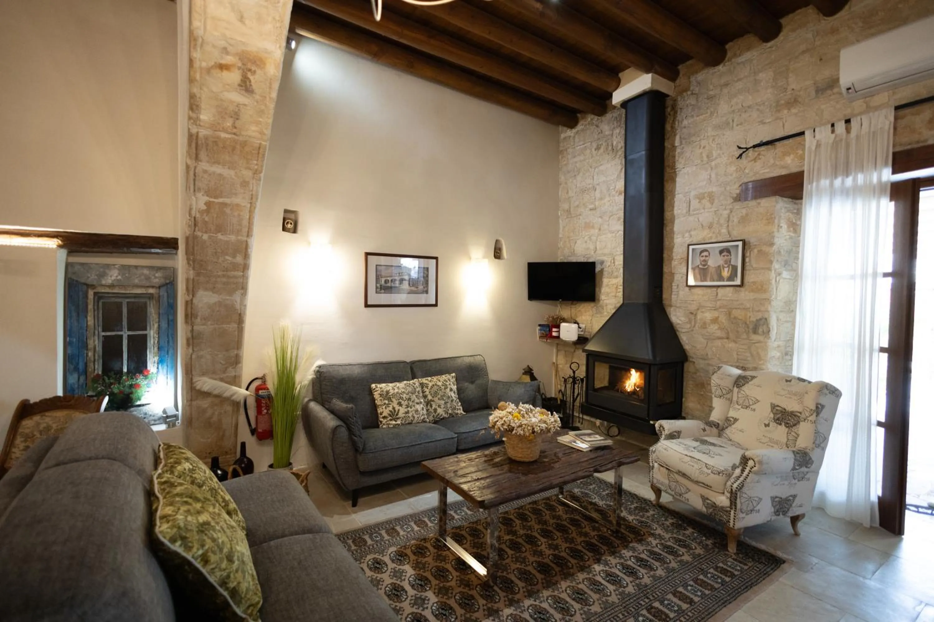 Apanemia Inn Studio