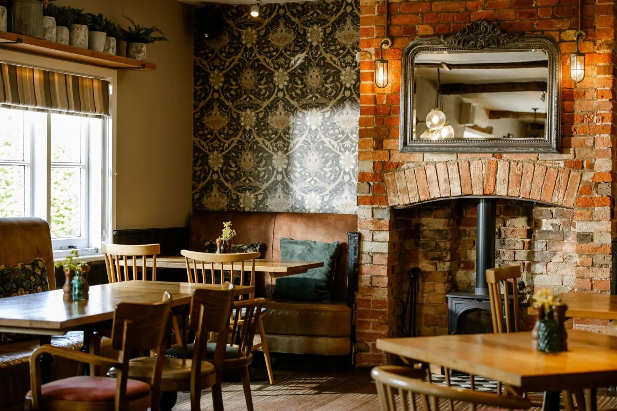 Dining area in The George Inn