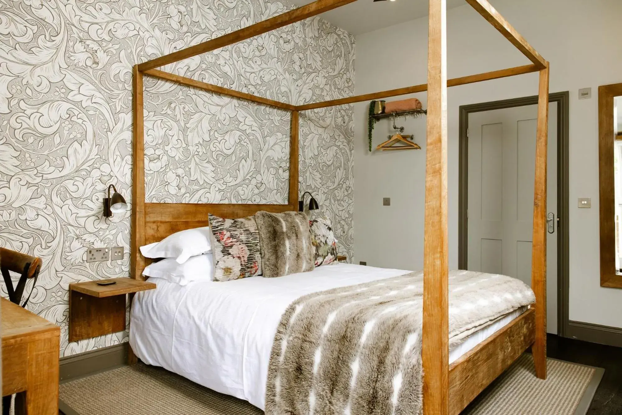 King Room in The George Inn King Room in The George Inn