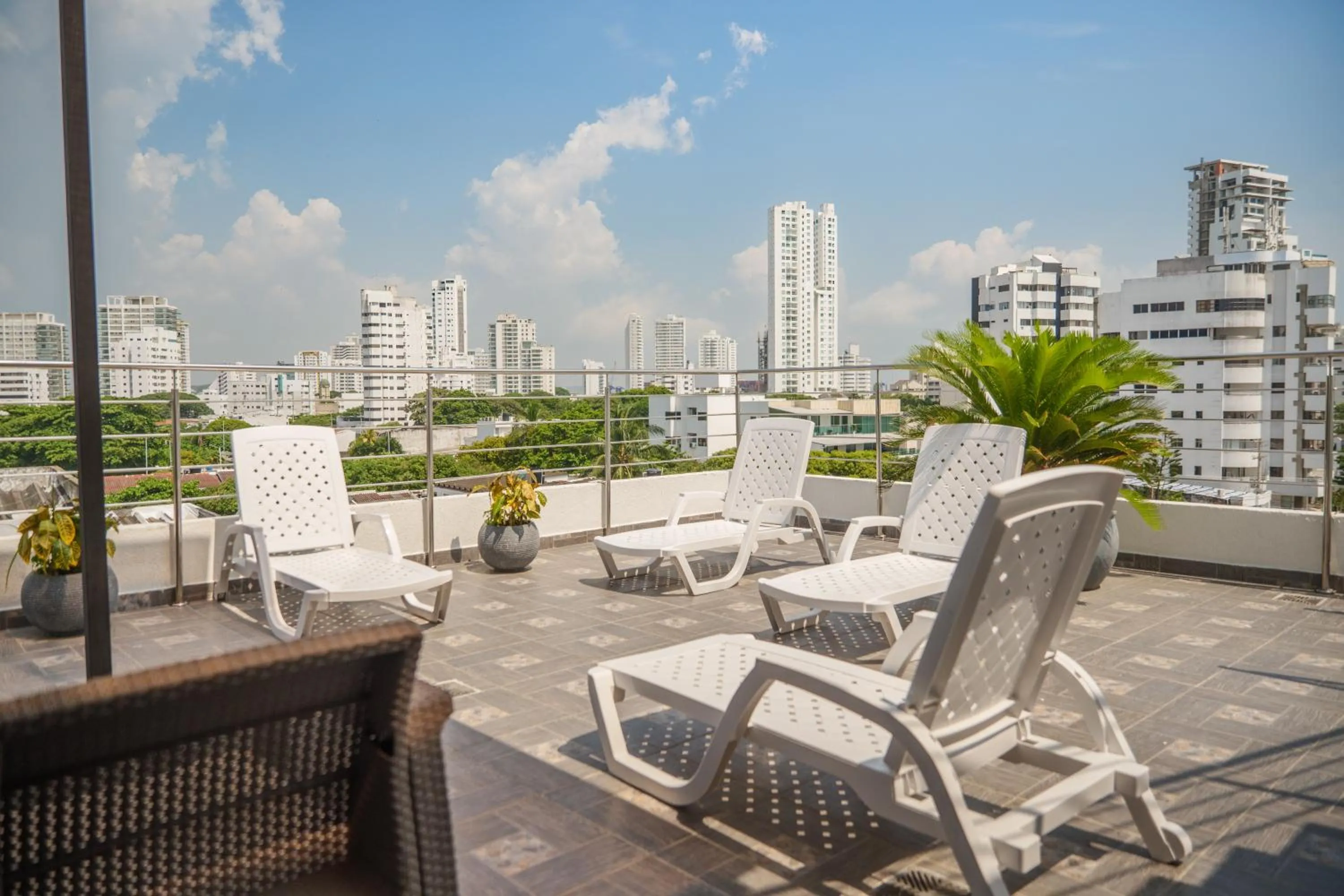 Patio in Bahia 79 Apartasuites Cerca al Centro