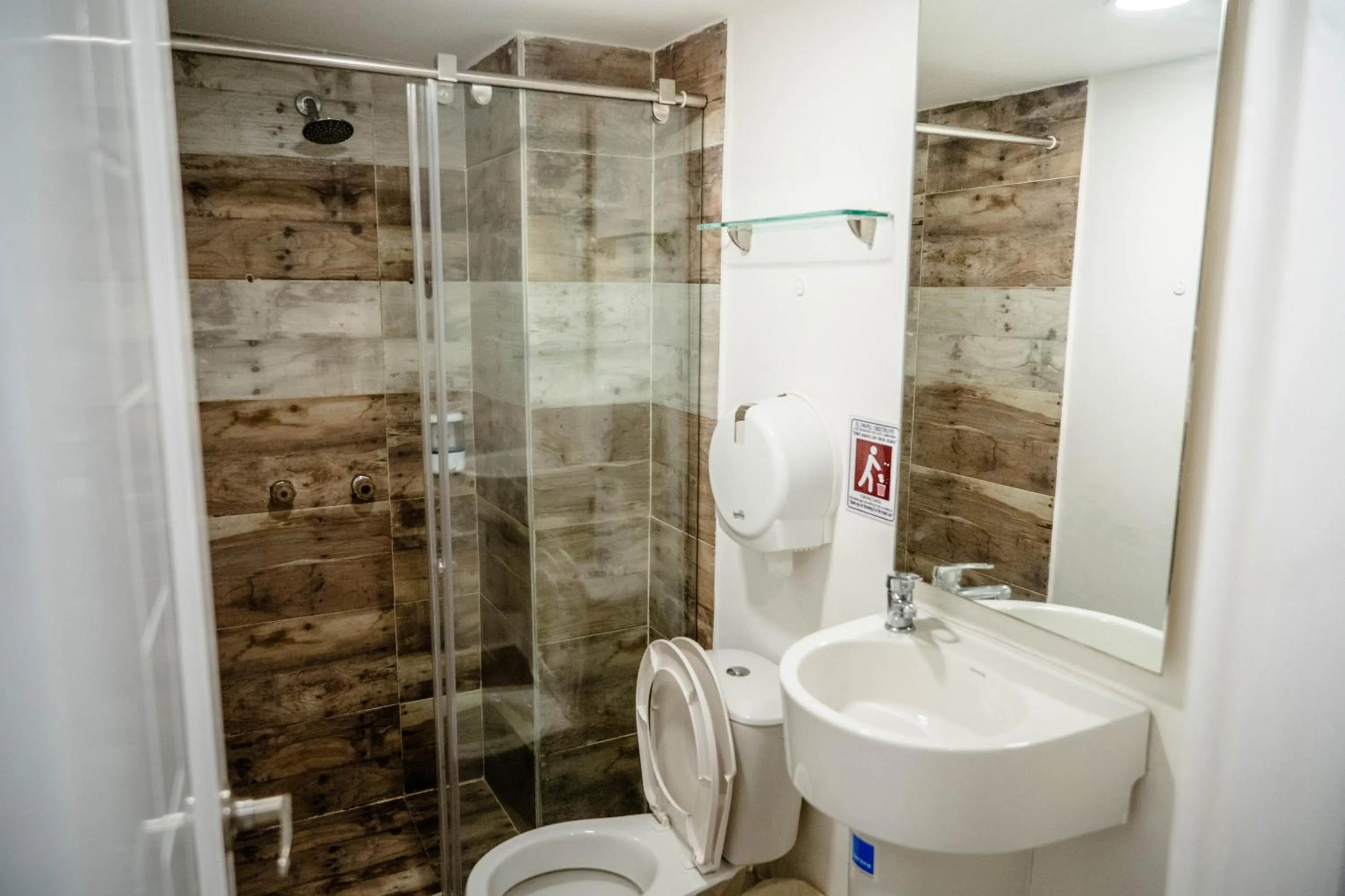 Shower in Bahia 79 Apartasuites Cerca al Centro