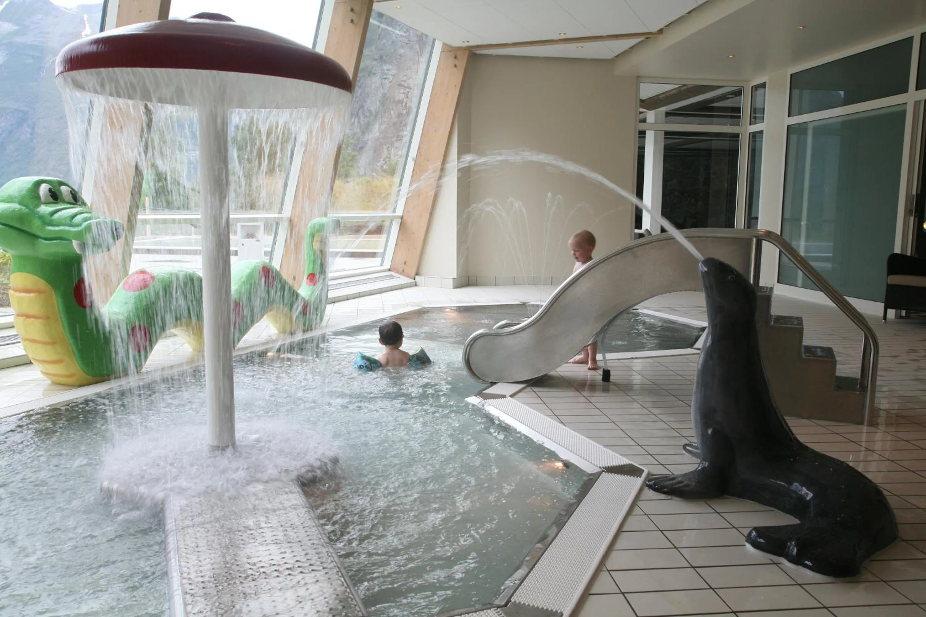 Swimming pool in Hotel Union Geiranger Bad & Spa