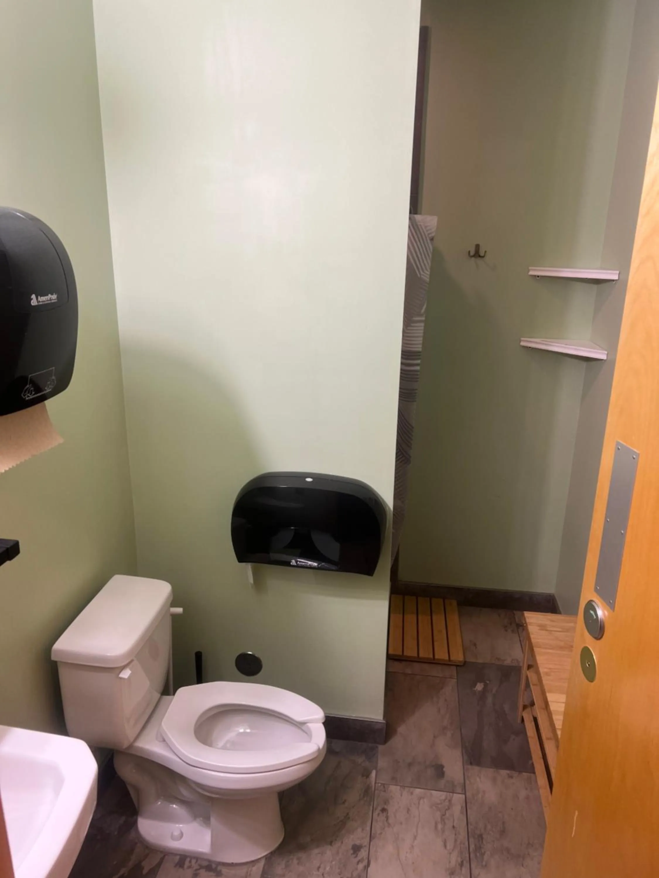 Bathroom in Hostel du Nord