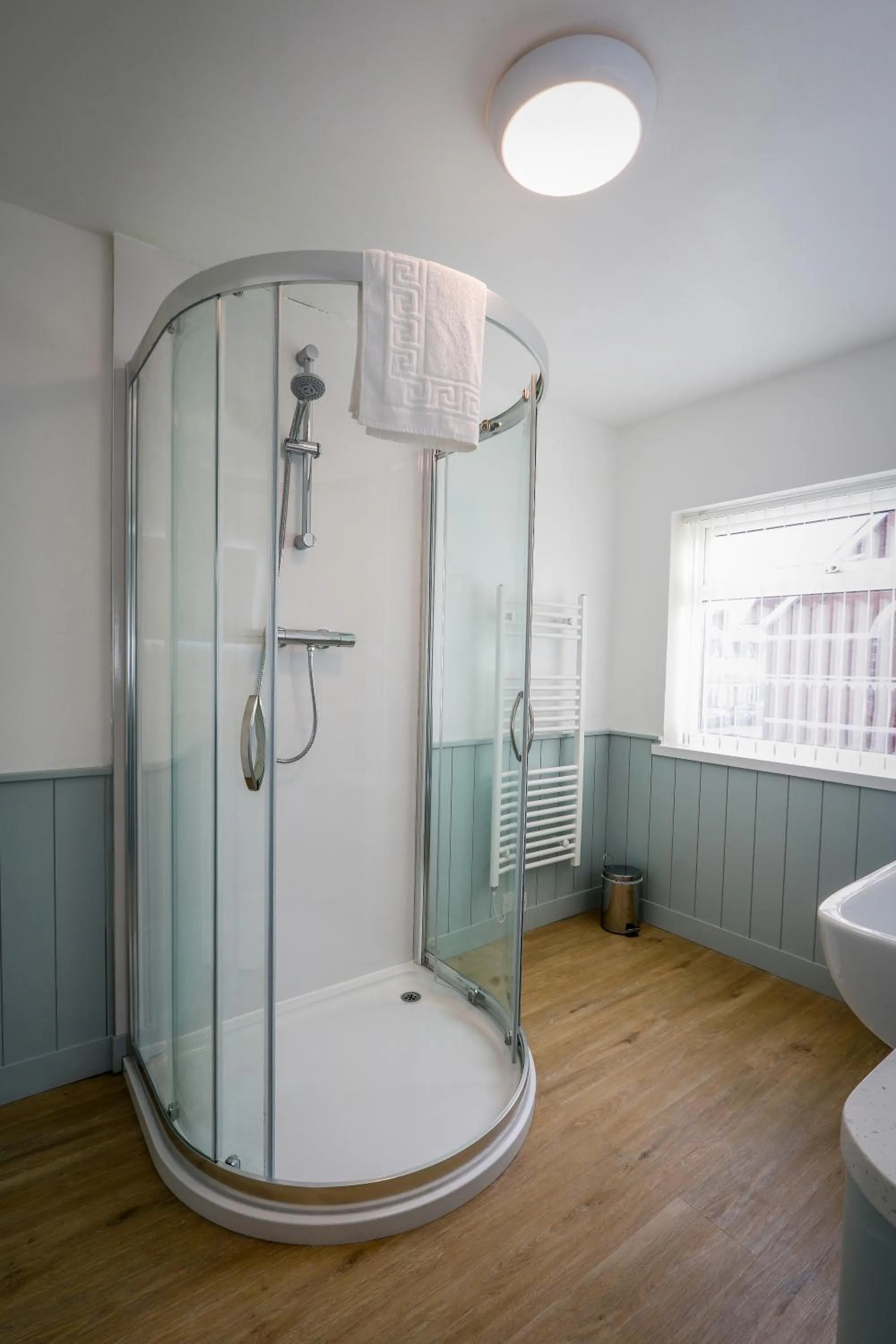 Shower in Waverley B & B