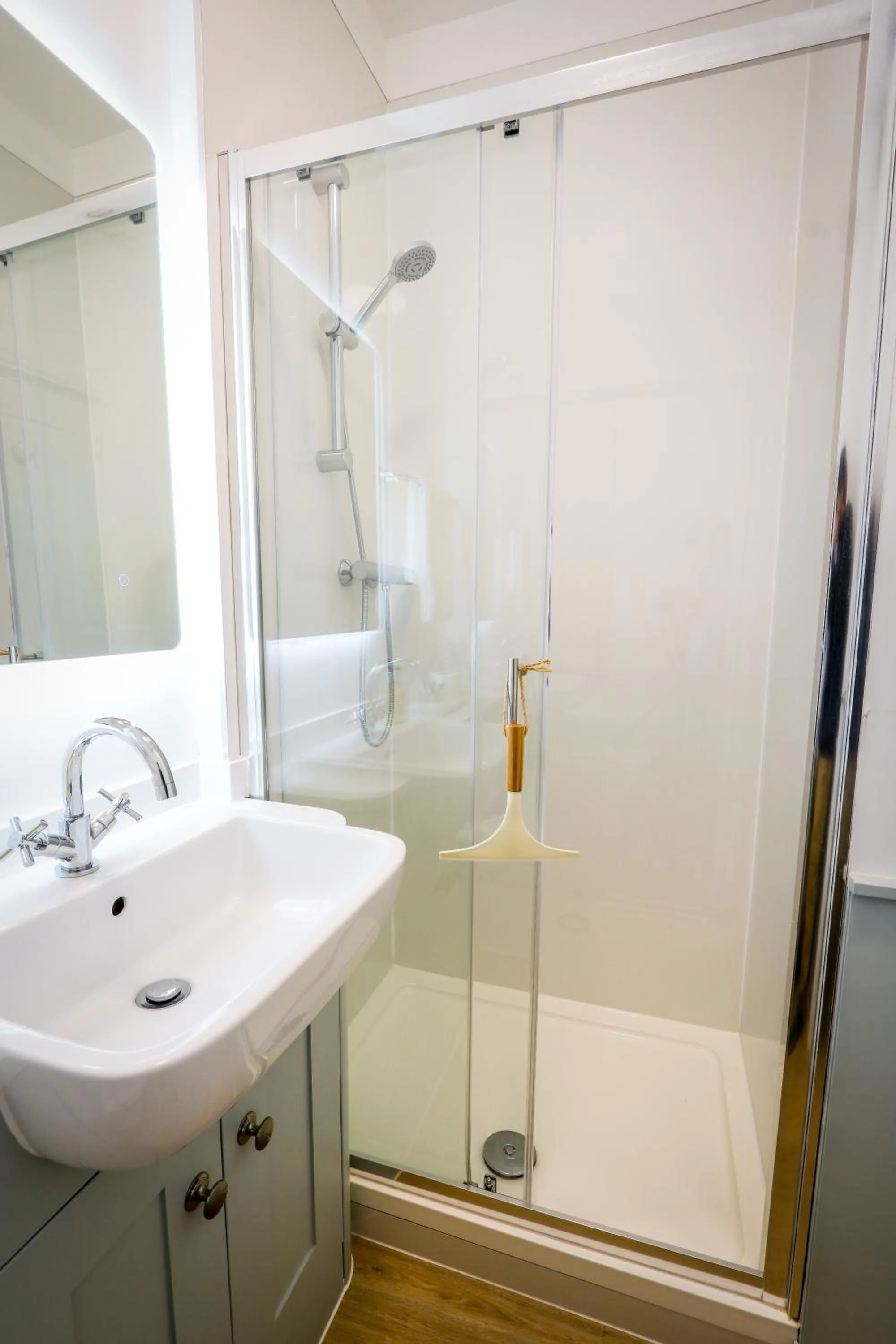 Shower in Waverley B & B