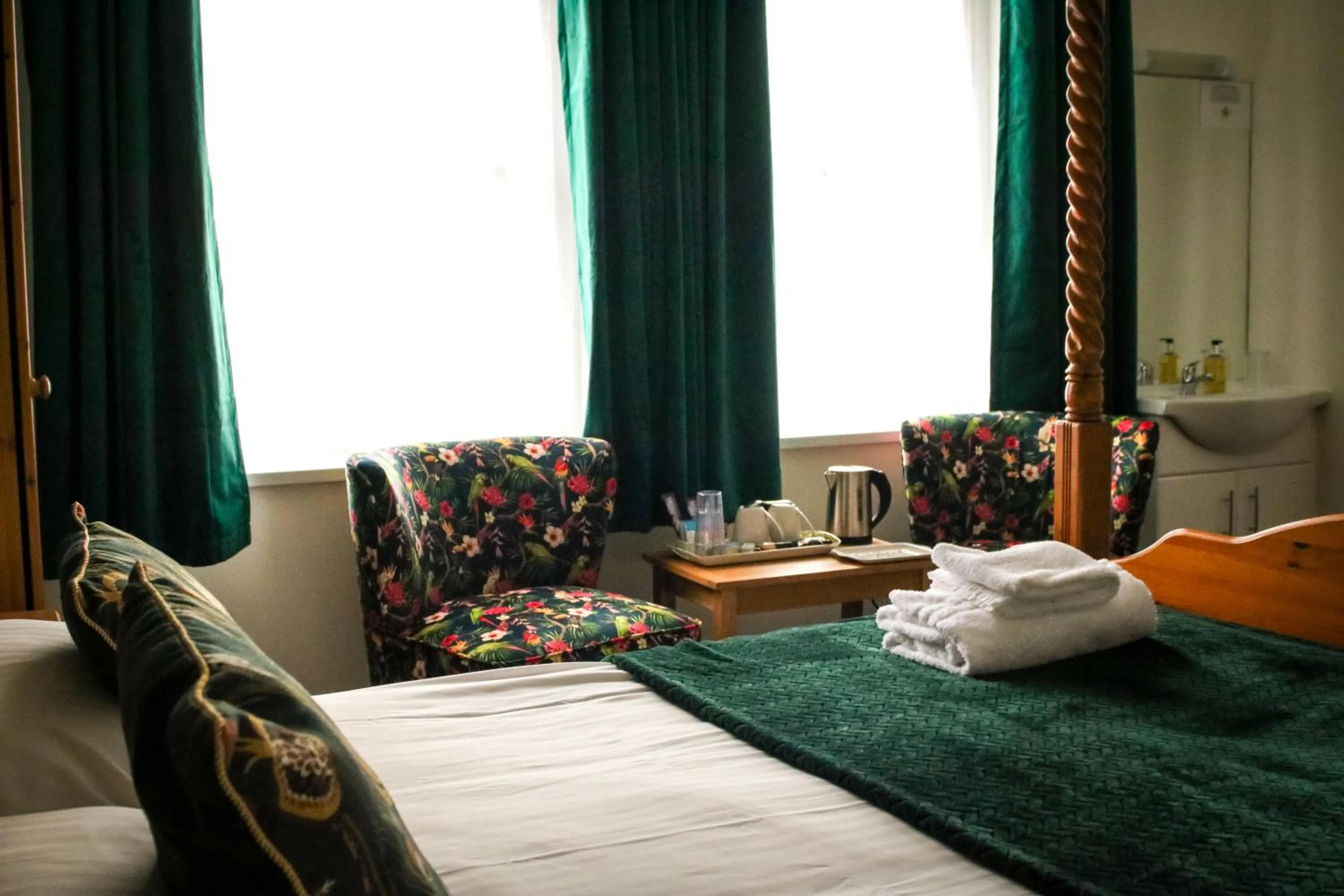 Bedroom, Bed in Waverley B & B