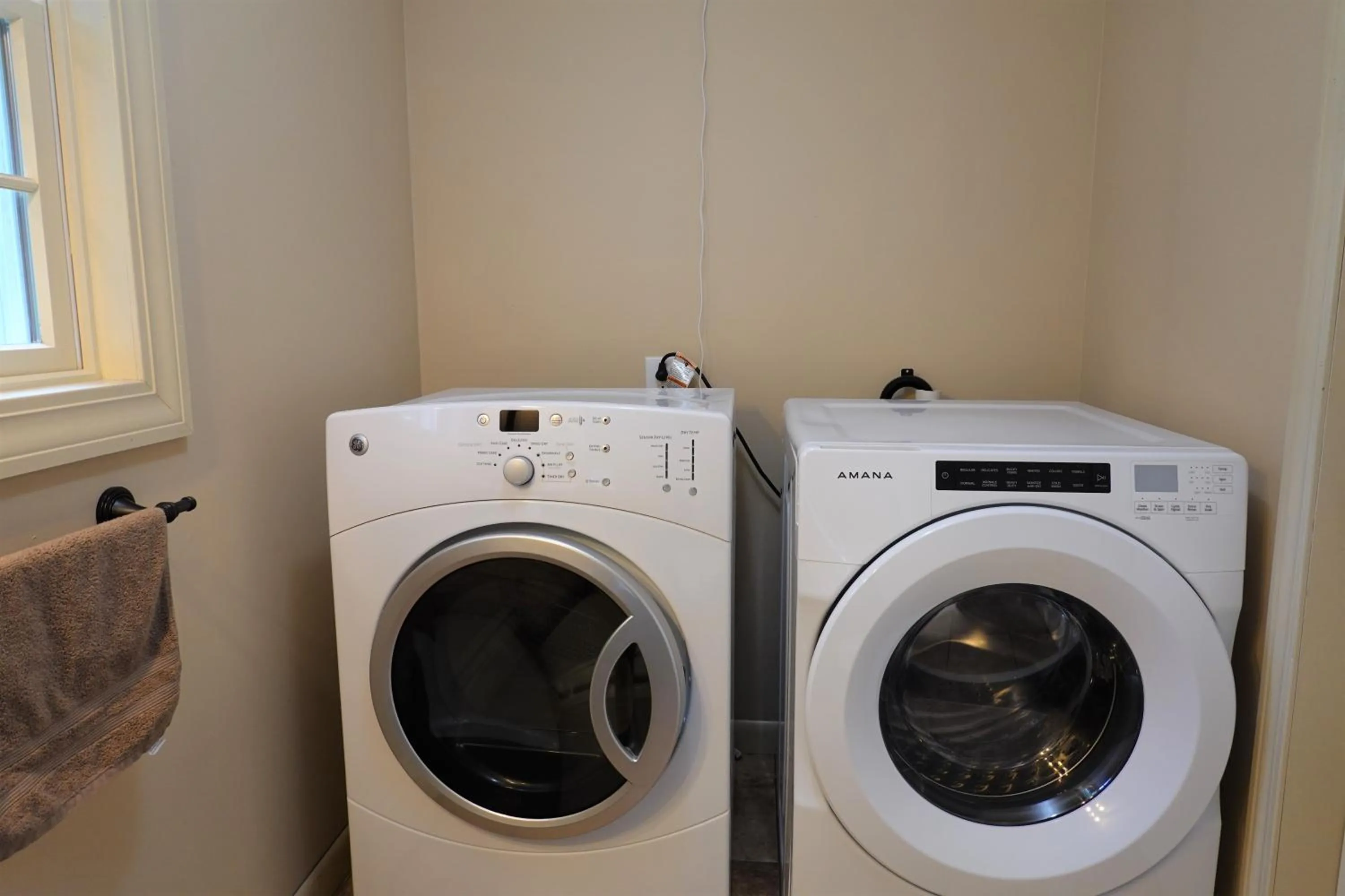 Sunnyside home near Sunday River, Black Mountain, Lakes and Hikes