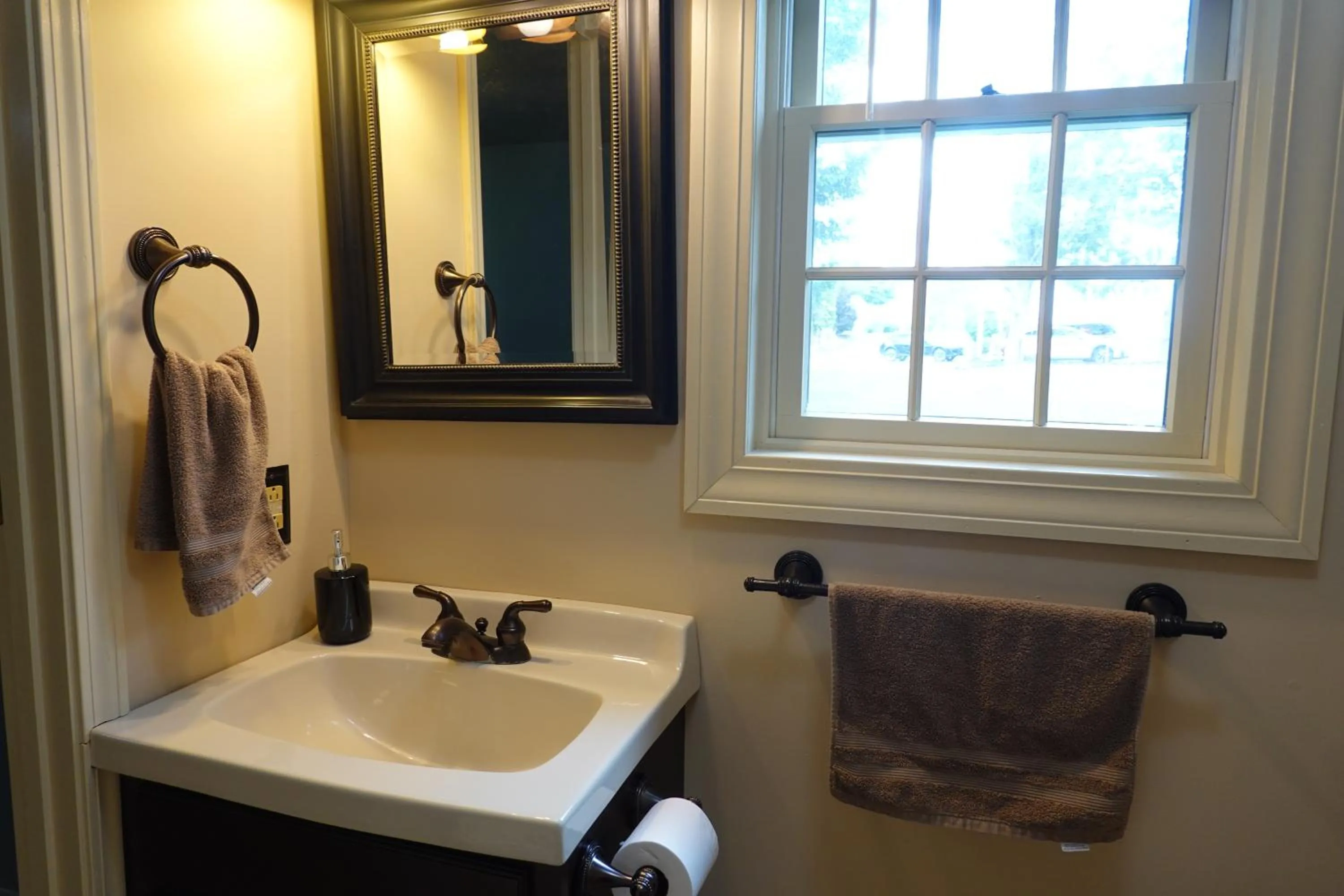 Sunnyside home near Sunday River, Black Mountain, Lakes and Hikes