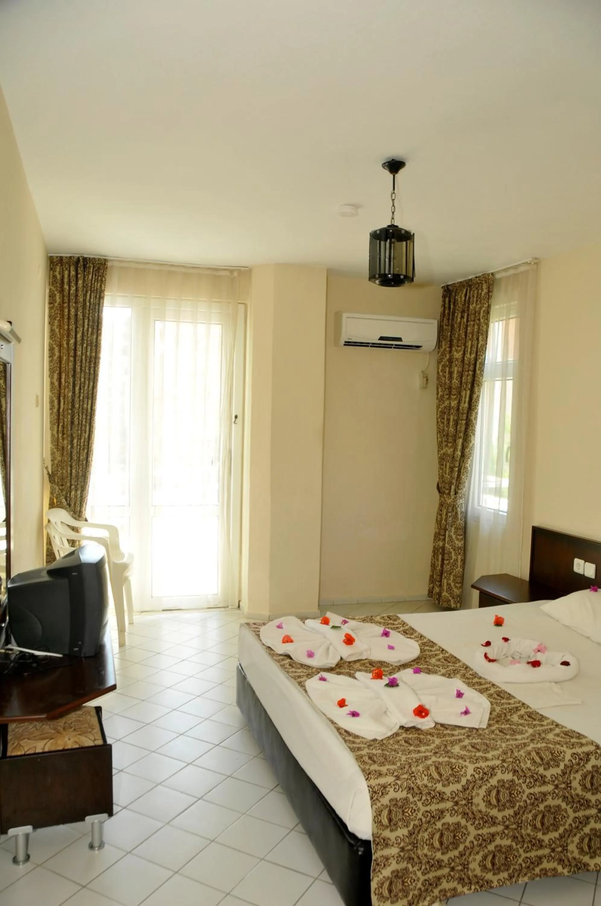 Bed in Bariscan Hotel